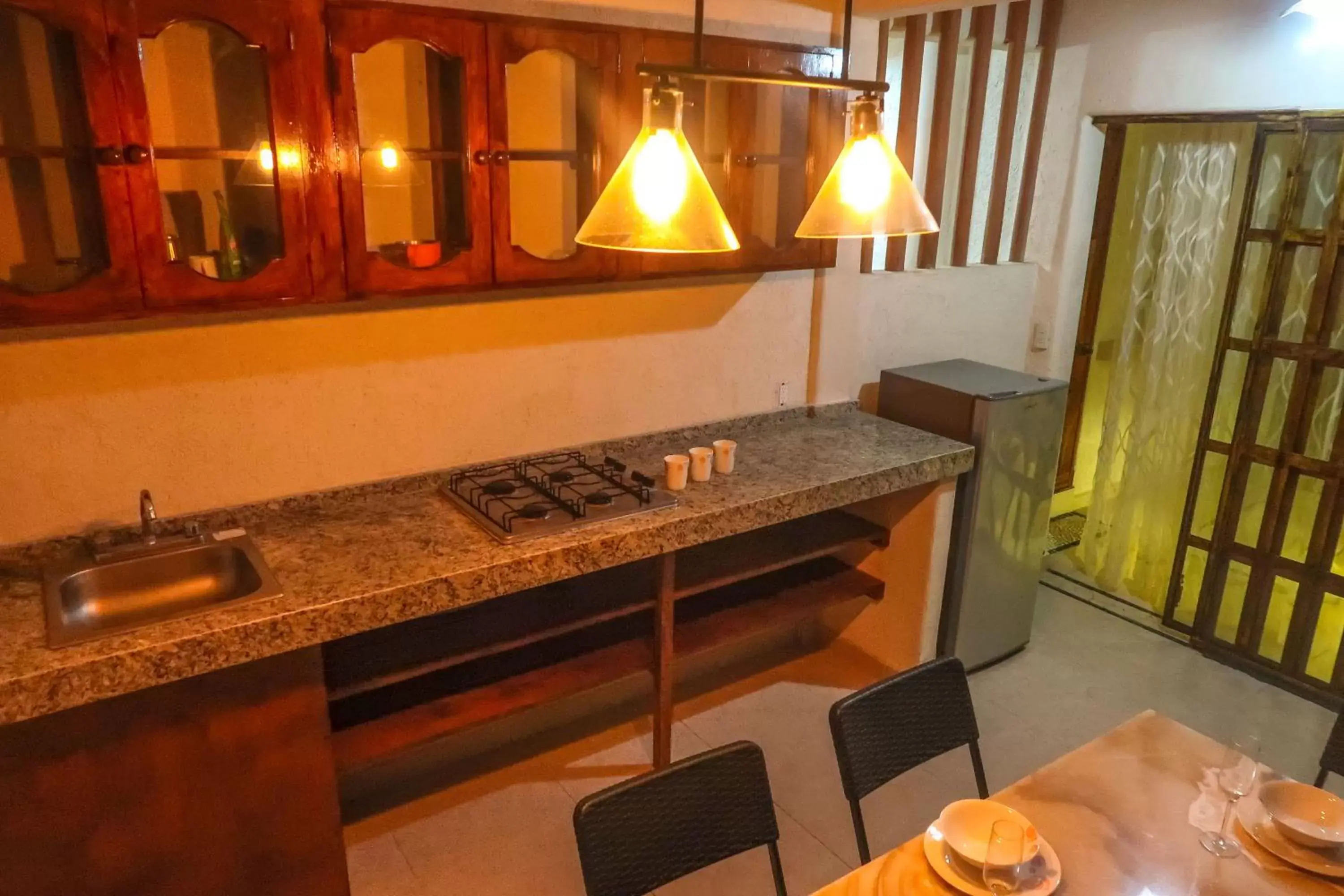 Kitchen or kitchenette, Bathroom in Hotel Villas Punta Blanca