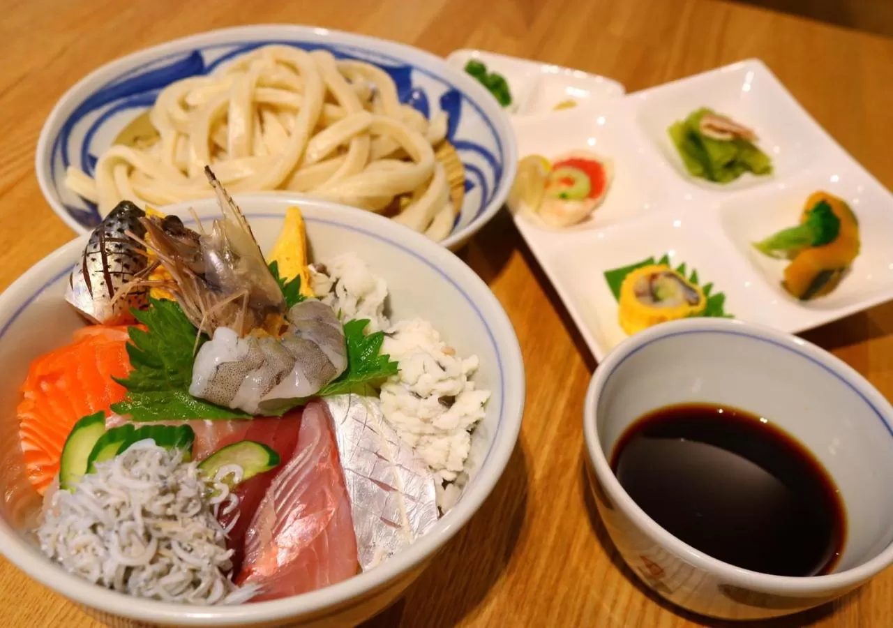 Restaurant/places to eat in APA Hotel Matsuyamajo Nishi