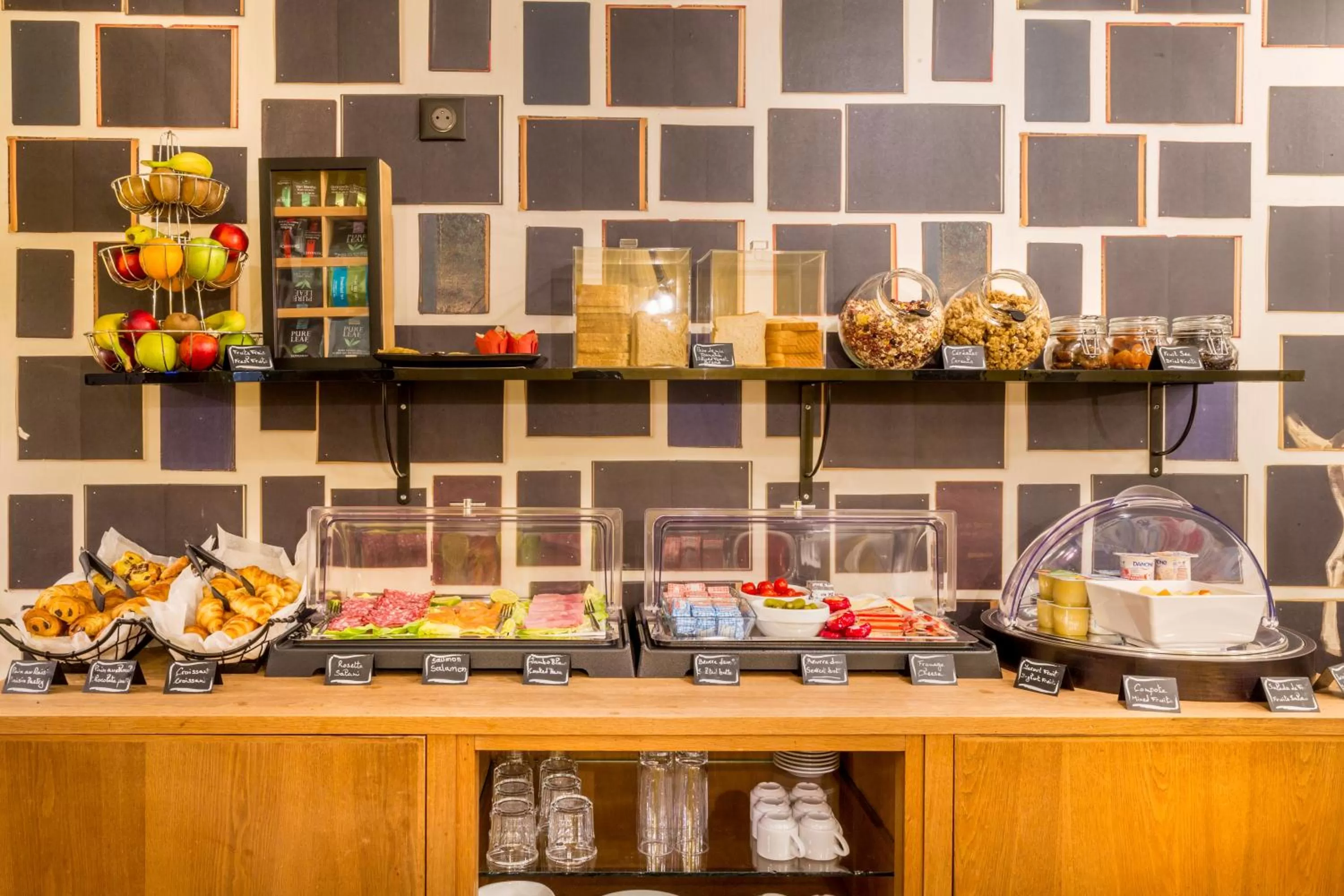 Food in Best Western Hotel Centre Reims