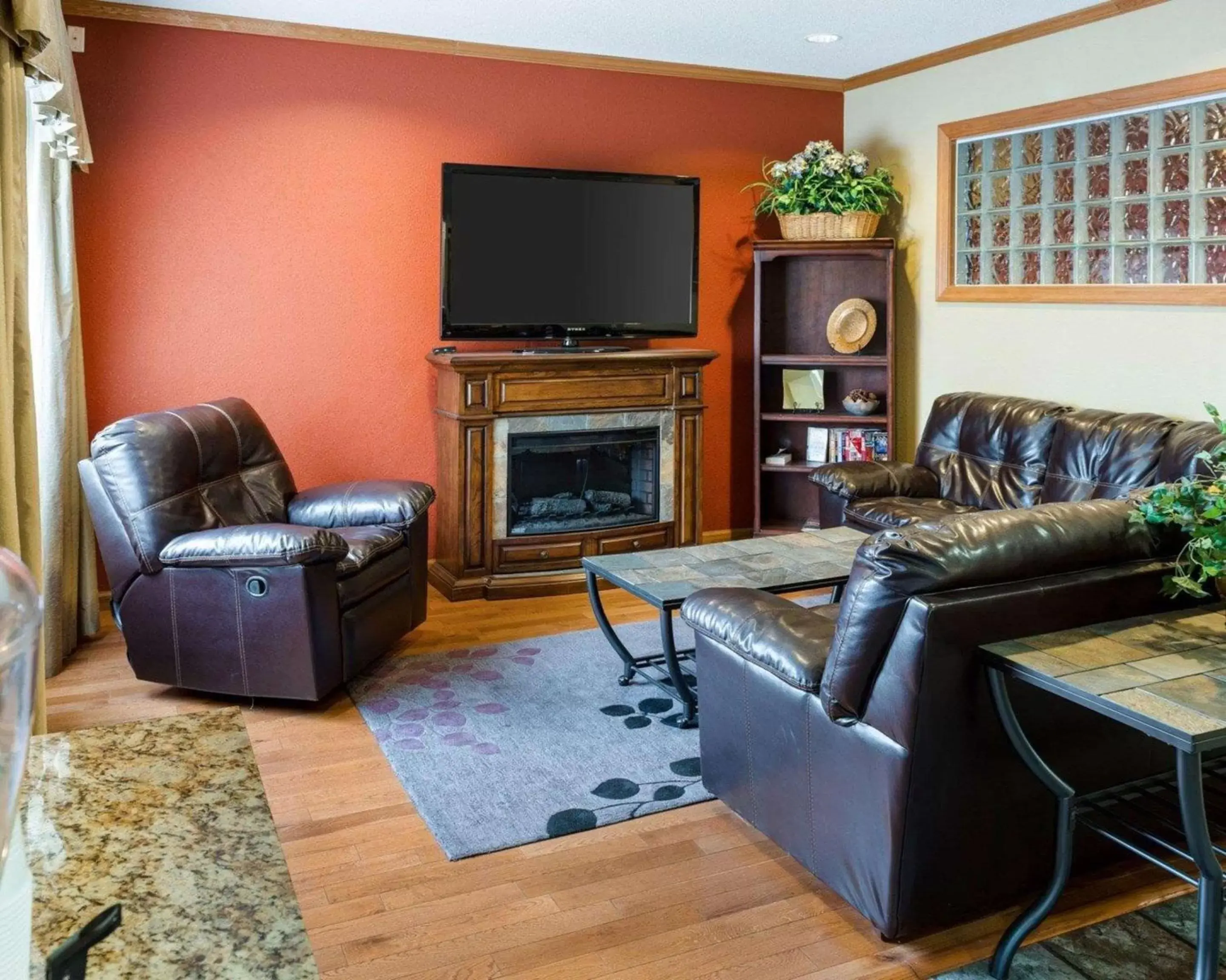 Lobby or reception, Seating Area in Quality Inn Lakeville