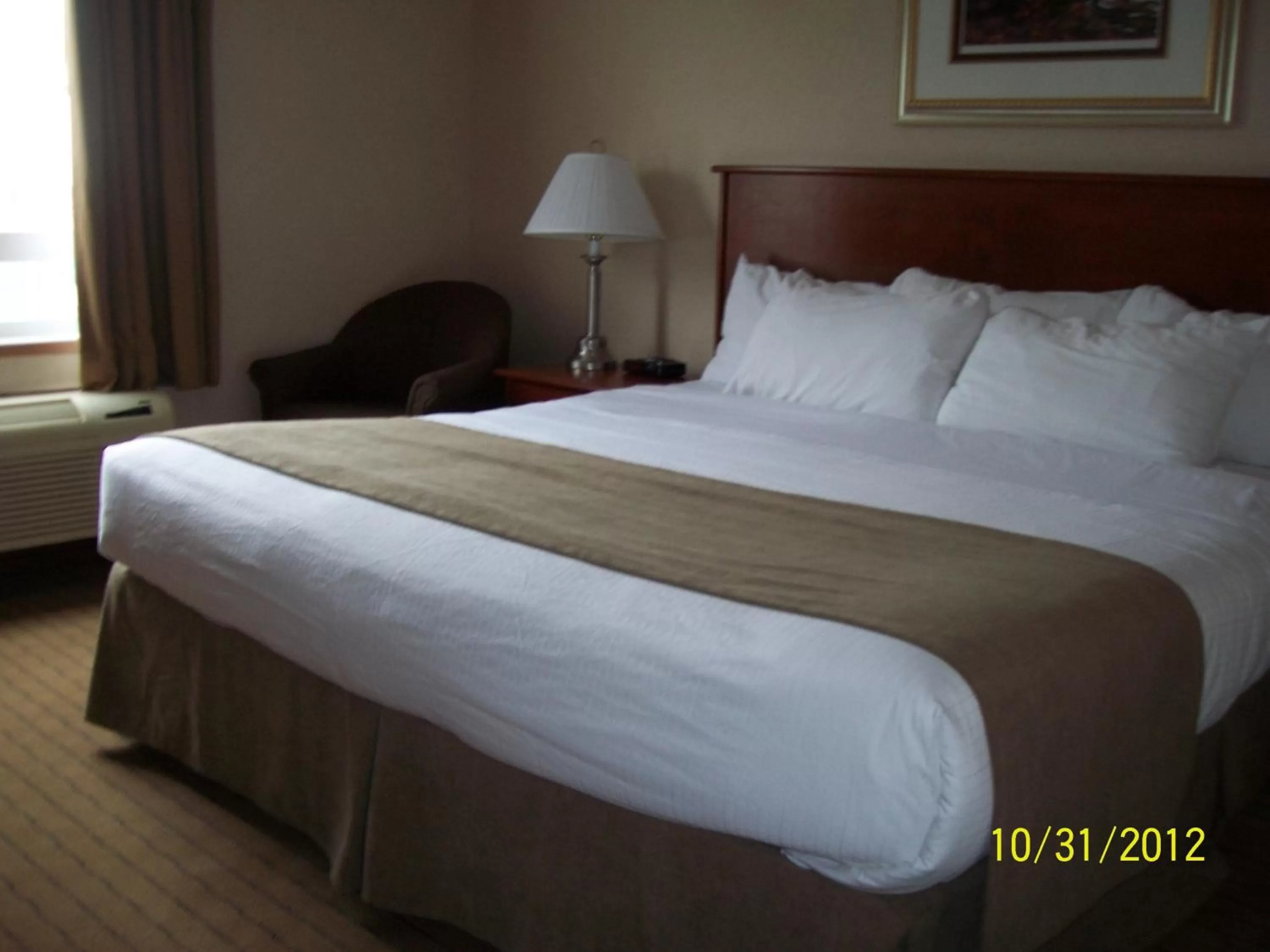 Bed in Days Inn by Wyndham Moose Jaw