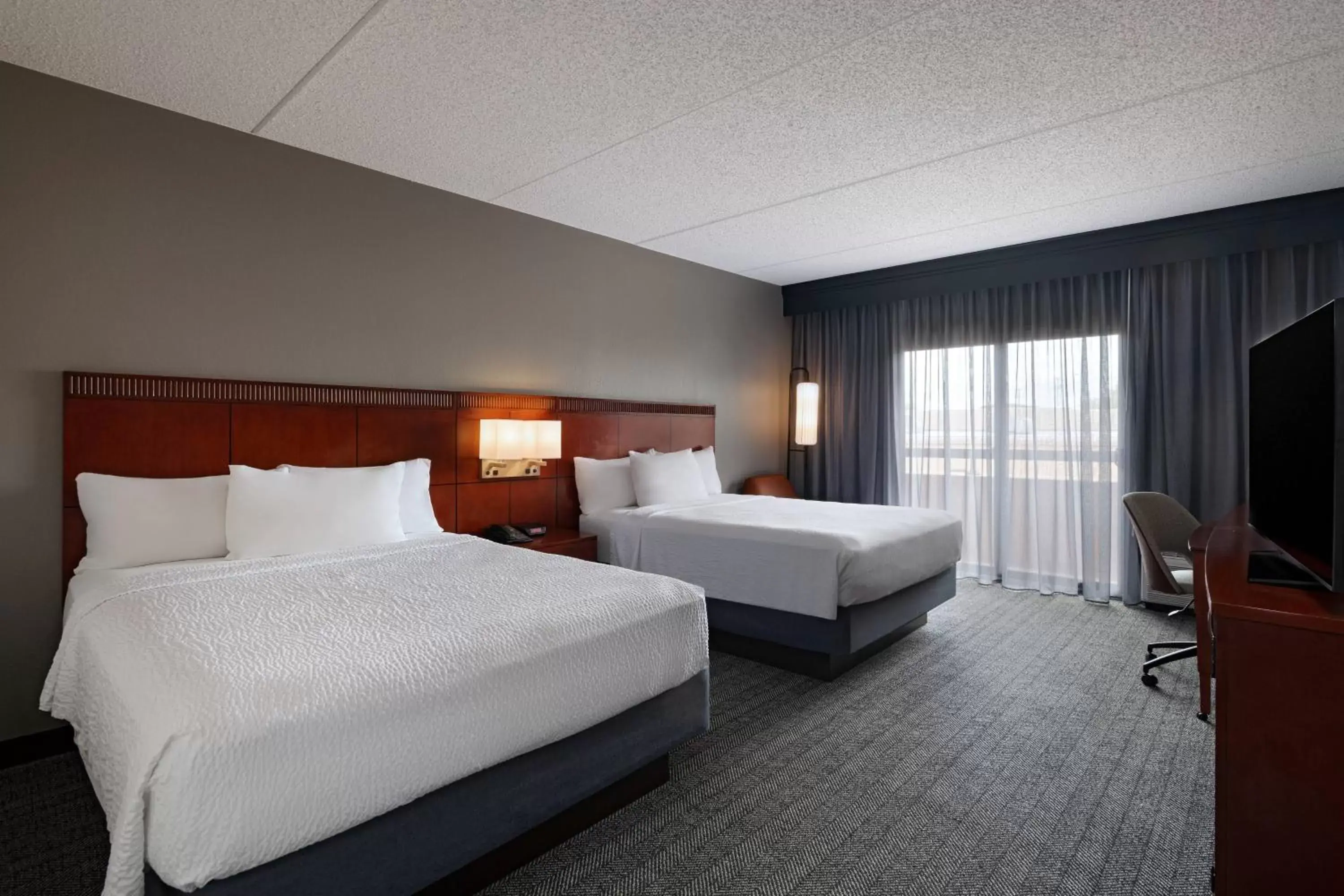 Photo of the whole room, Bed in Courtyard by Marriott San Antonio Medical Center