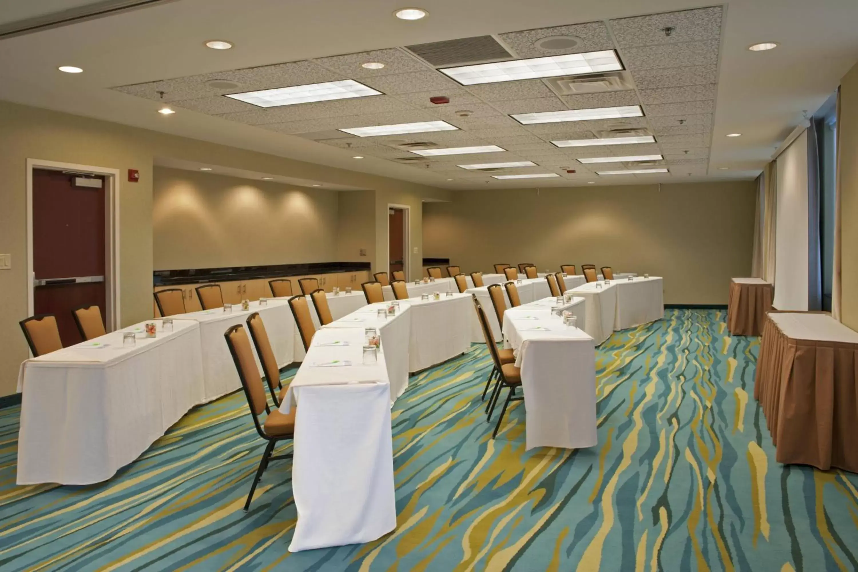 Meeting/conference room in SpringHill Suites by Marriott Chicago O'Hare