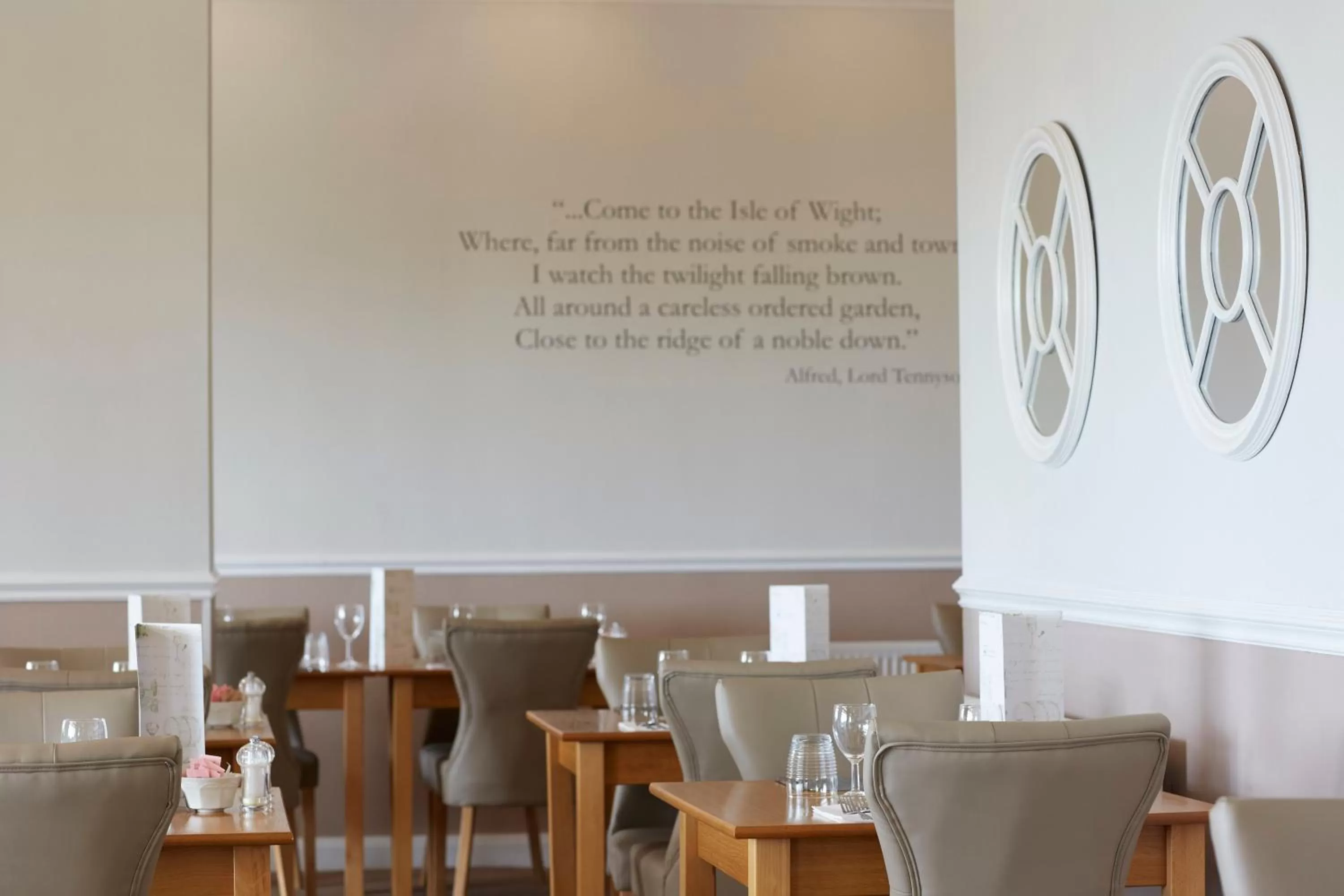 Restaurant/places to eat in Luccombe Hall Hotel