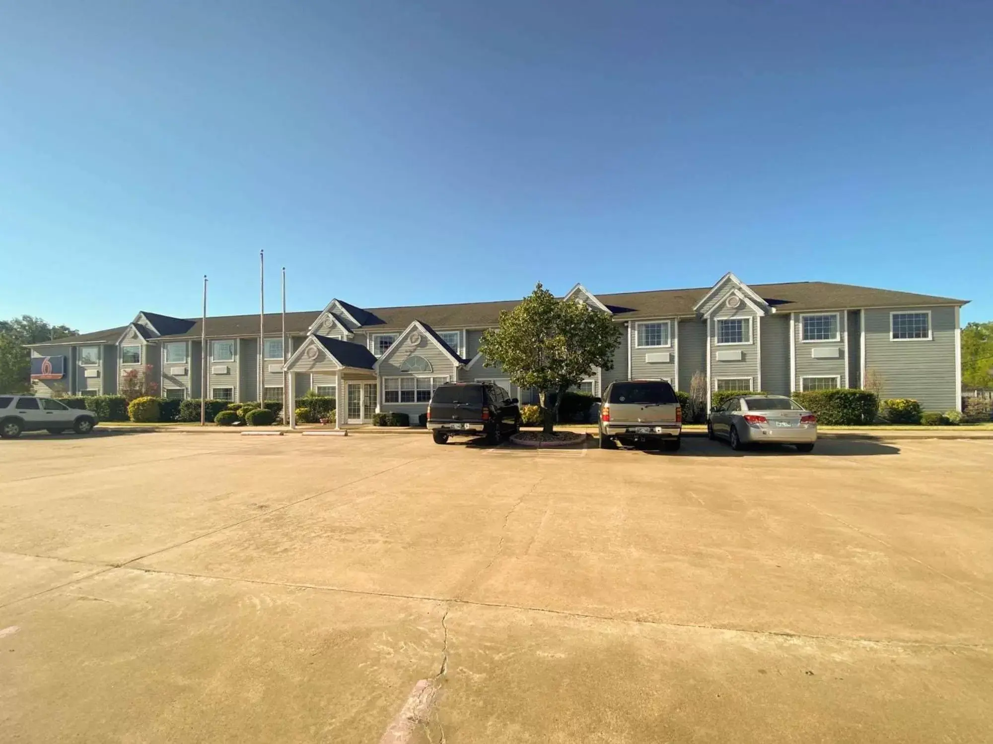 Property Building in Motel 6 McAlester OK - South