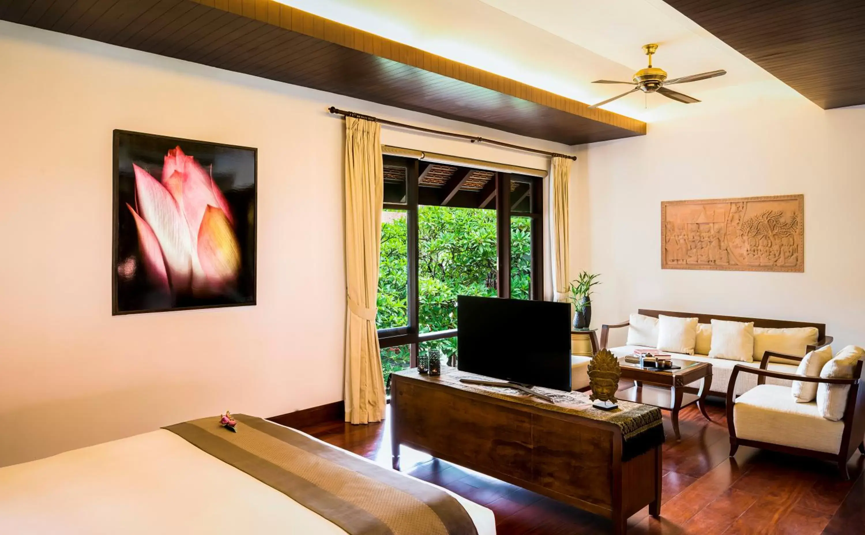 Shower, Seating Area in Anantara Angkor Resort