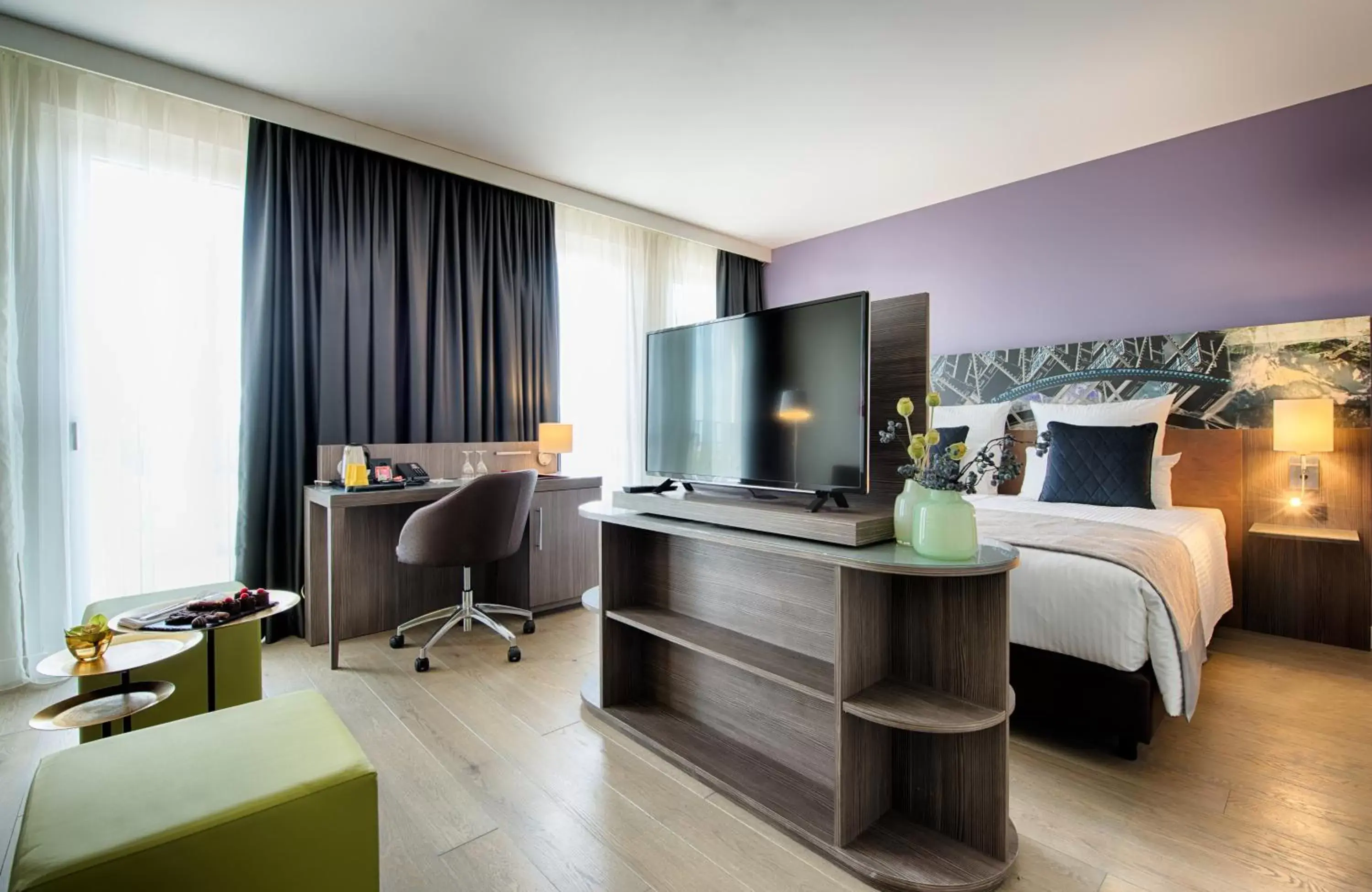 Photo of the whole room, TV/Entertainment Center in Leonardo Hotel Munich City East