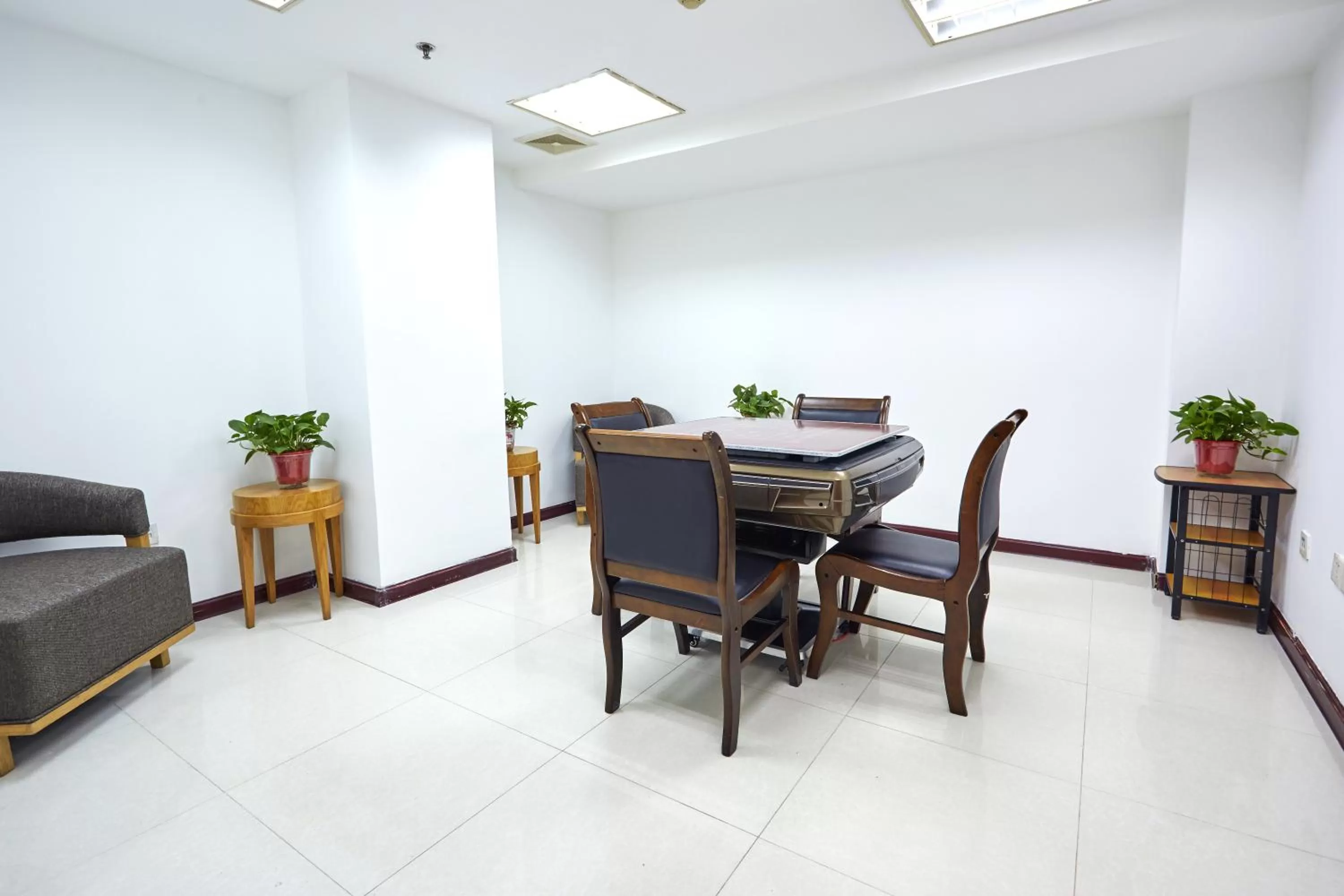 Game Room in Holiday Inn Express Nanjing Xuanwu Lake by IHG