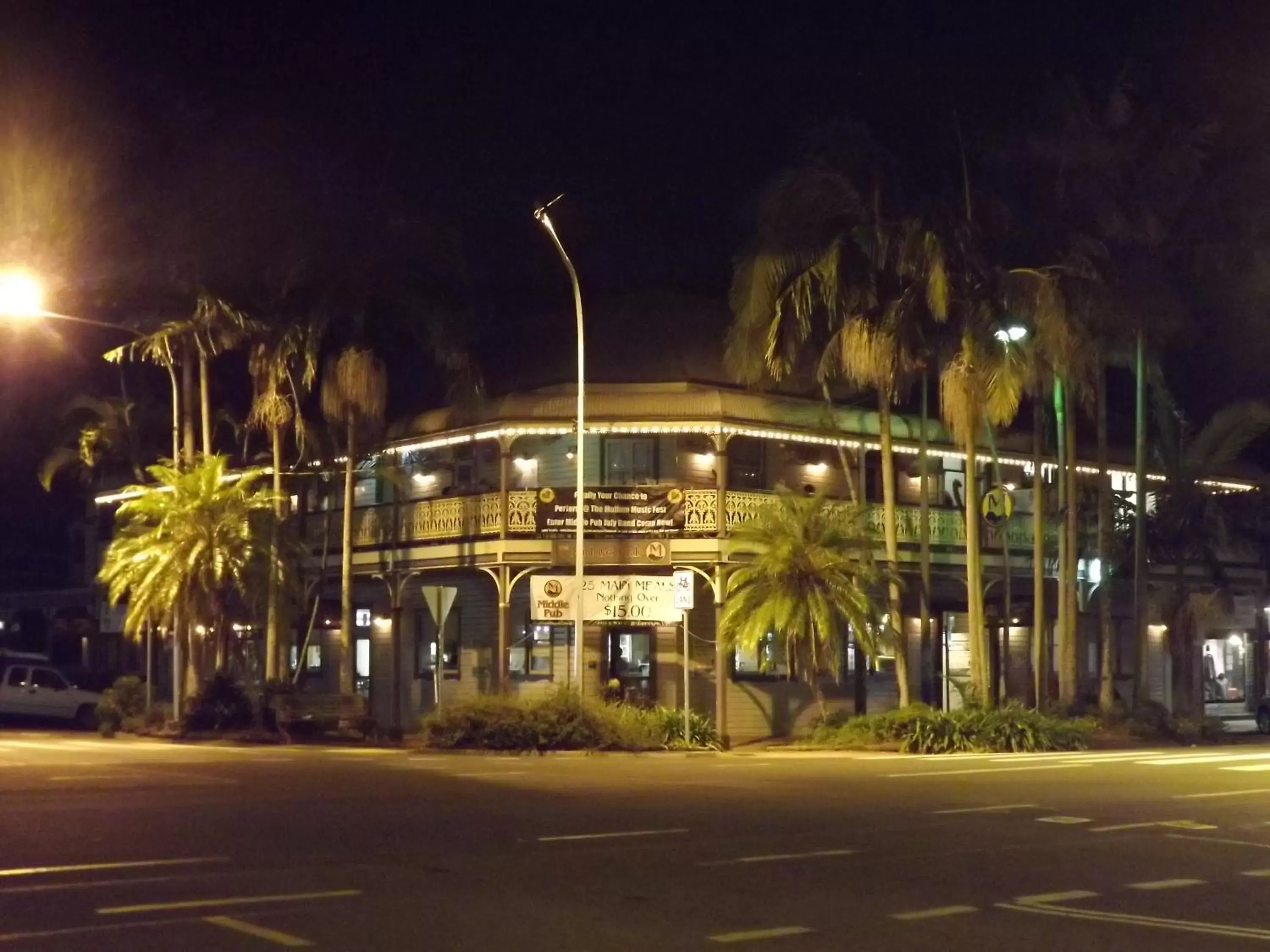 Property Building in The Middle Pub