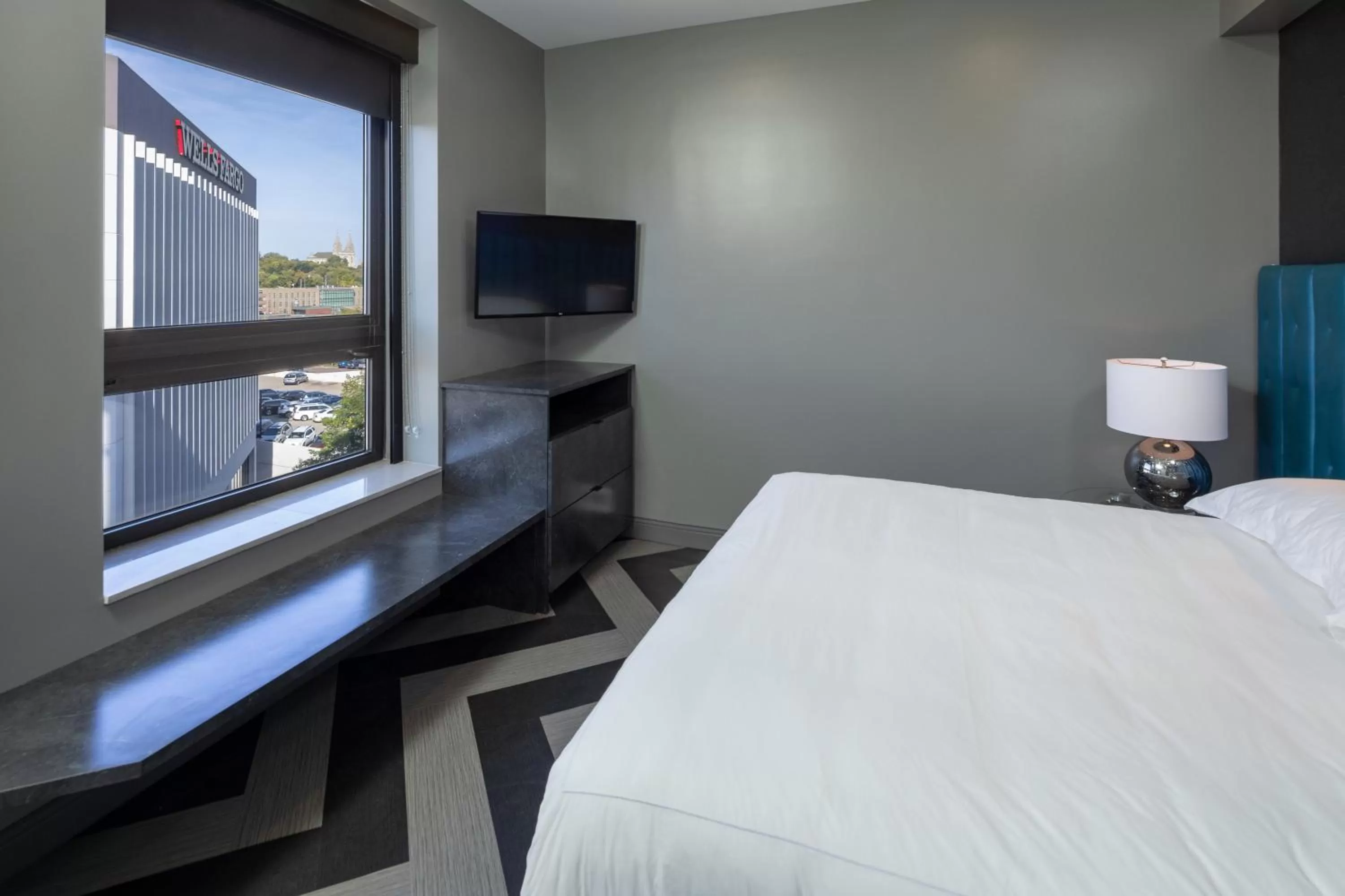 Bedroom, Bed in Hotel On Phillips