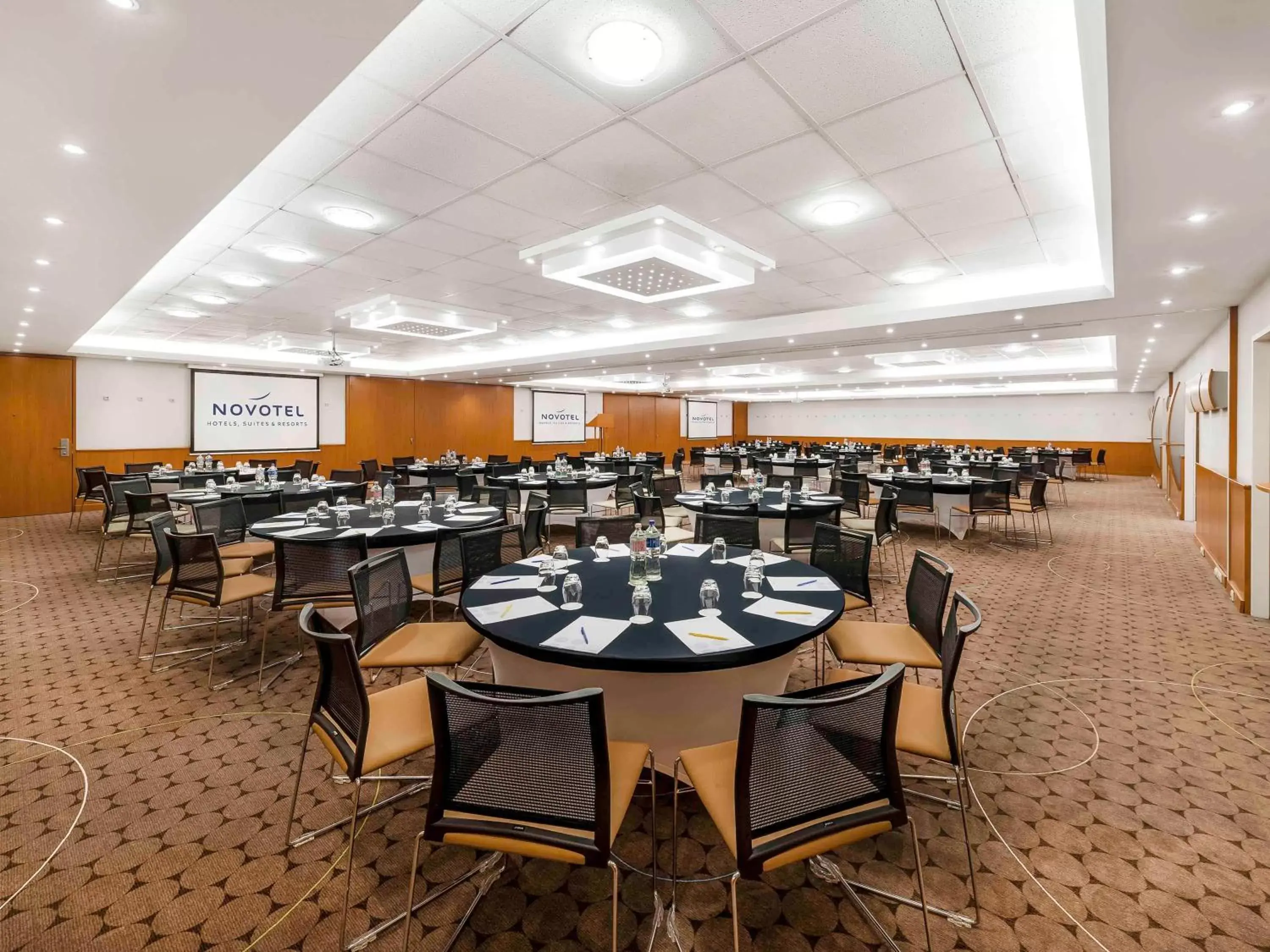 Property building, Banquet Facilities in Novotel Budapest Centrum