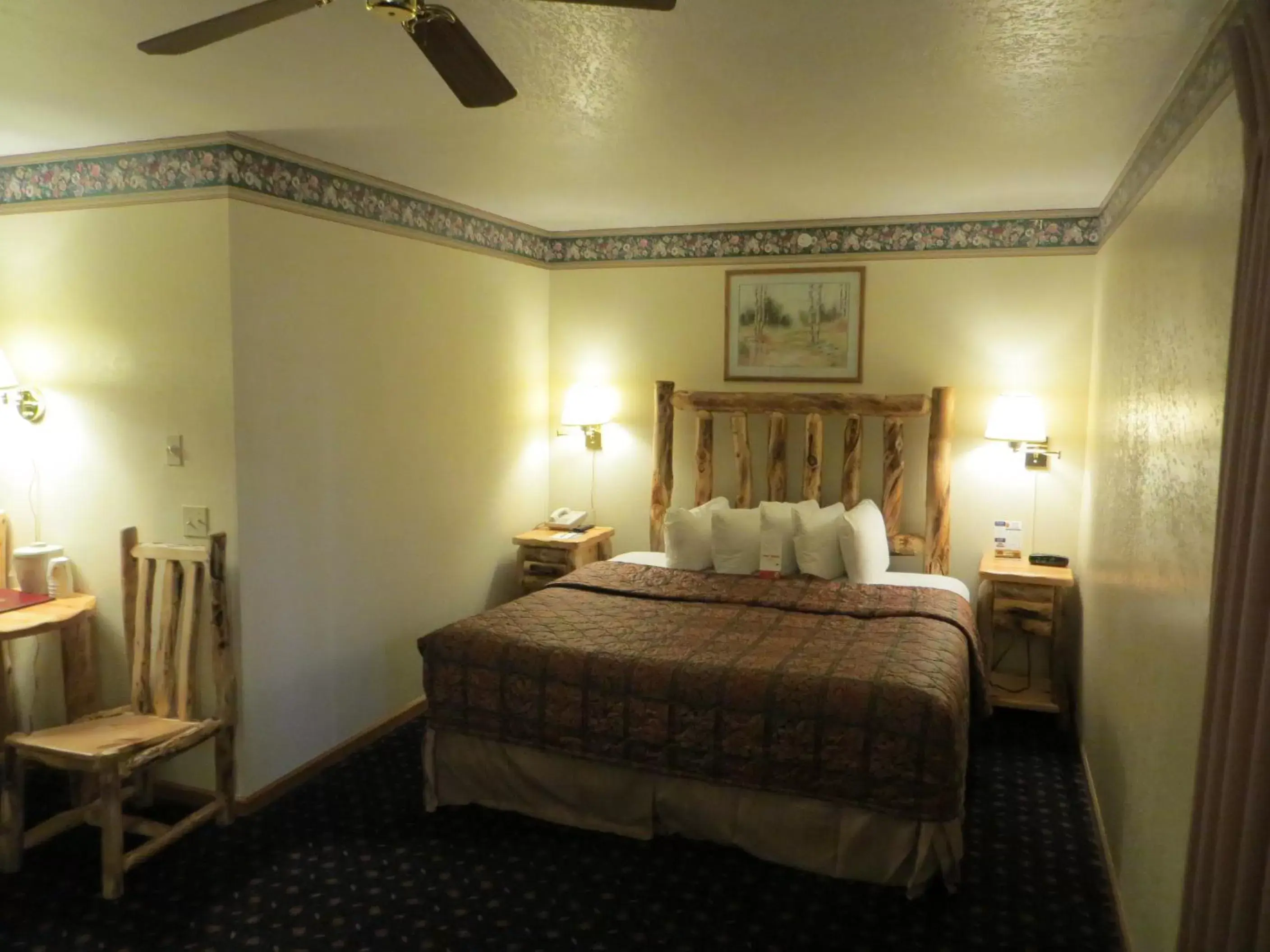 Two-Bedroom Suite - Non-Smoking (8 Adults) in Super 8 by Wyndham Bridgeview of Mackinaw City