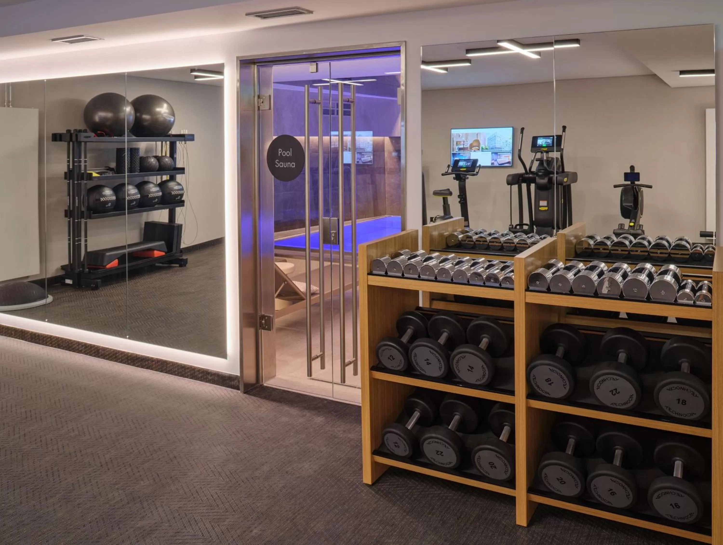 Spa and wellness centre/facilities in Adina Apartment Hotel Wiesbaden