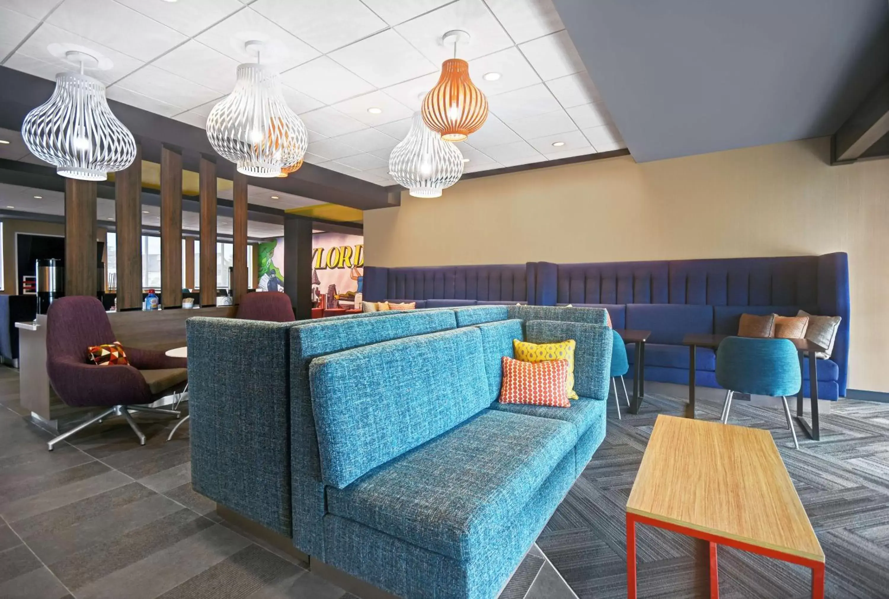 Lobby or reception, Lounge/Bar in Tru By Hilton Gaylord, Mi