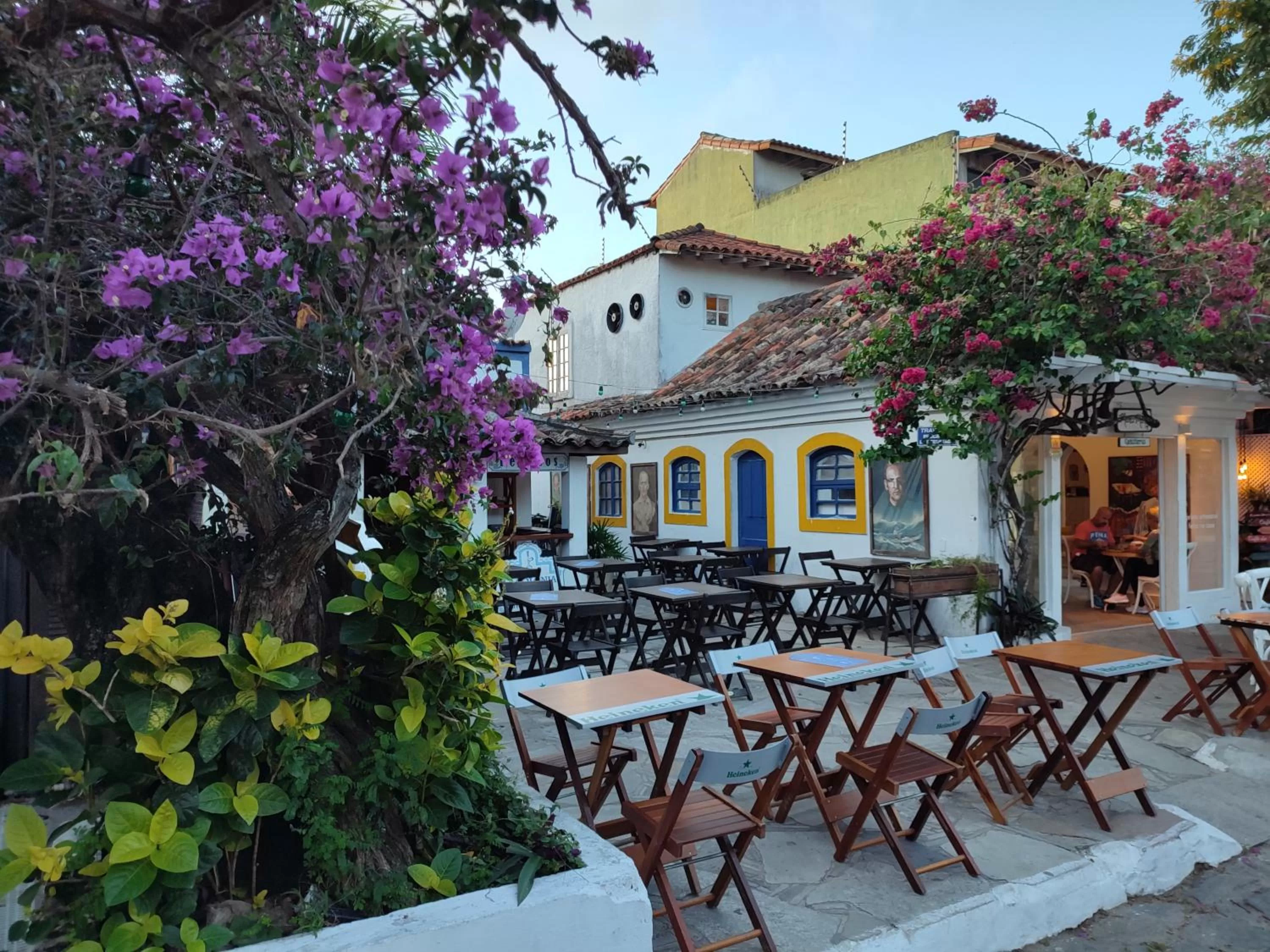 Restaurant/places to eat in Pousada L'étage