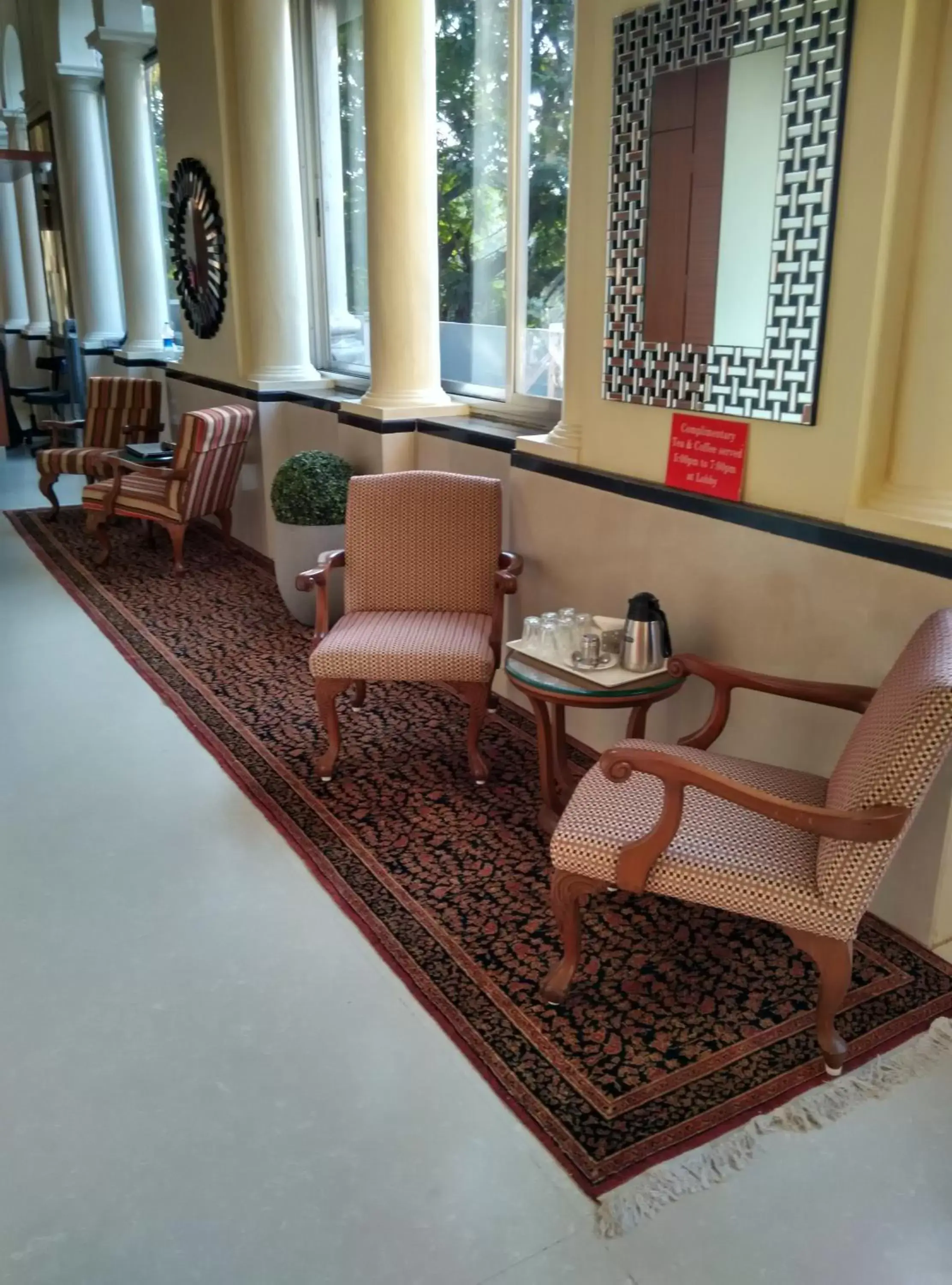 Lobby or reception in Elphinstone Hotel