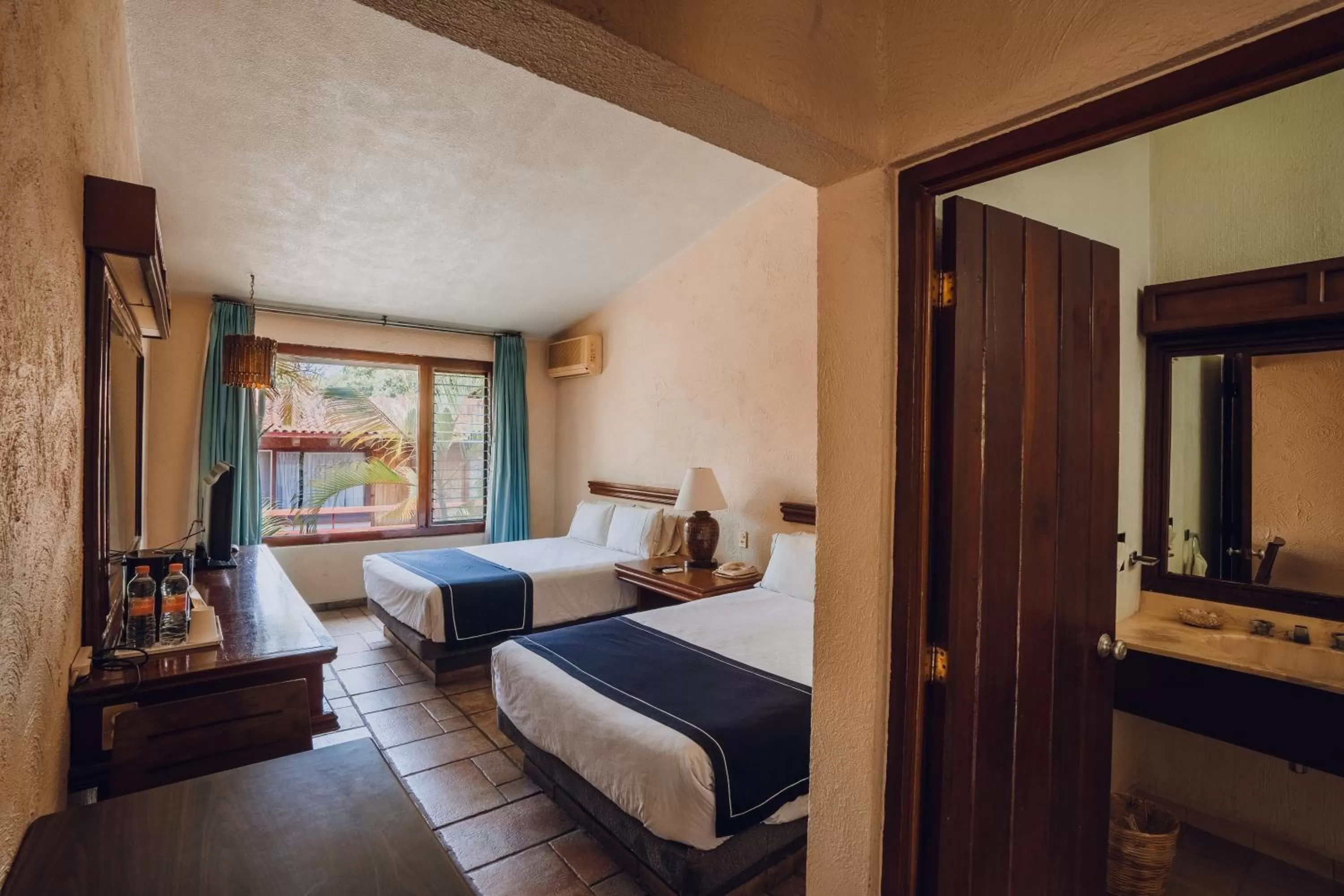 Photo of the whole room in Mision De Los Angeles