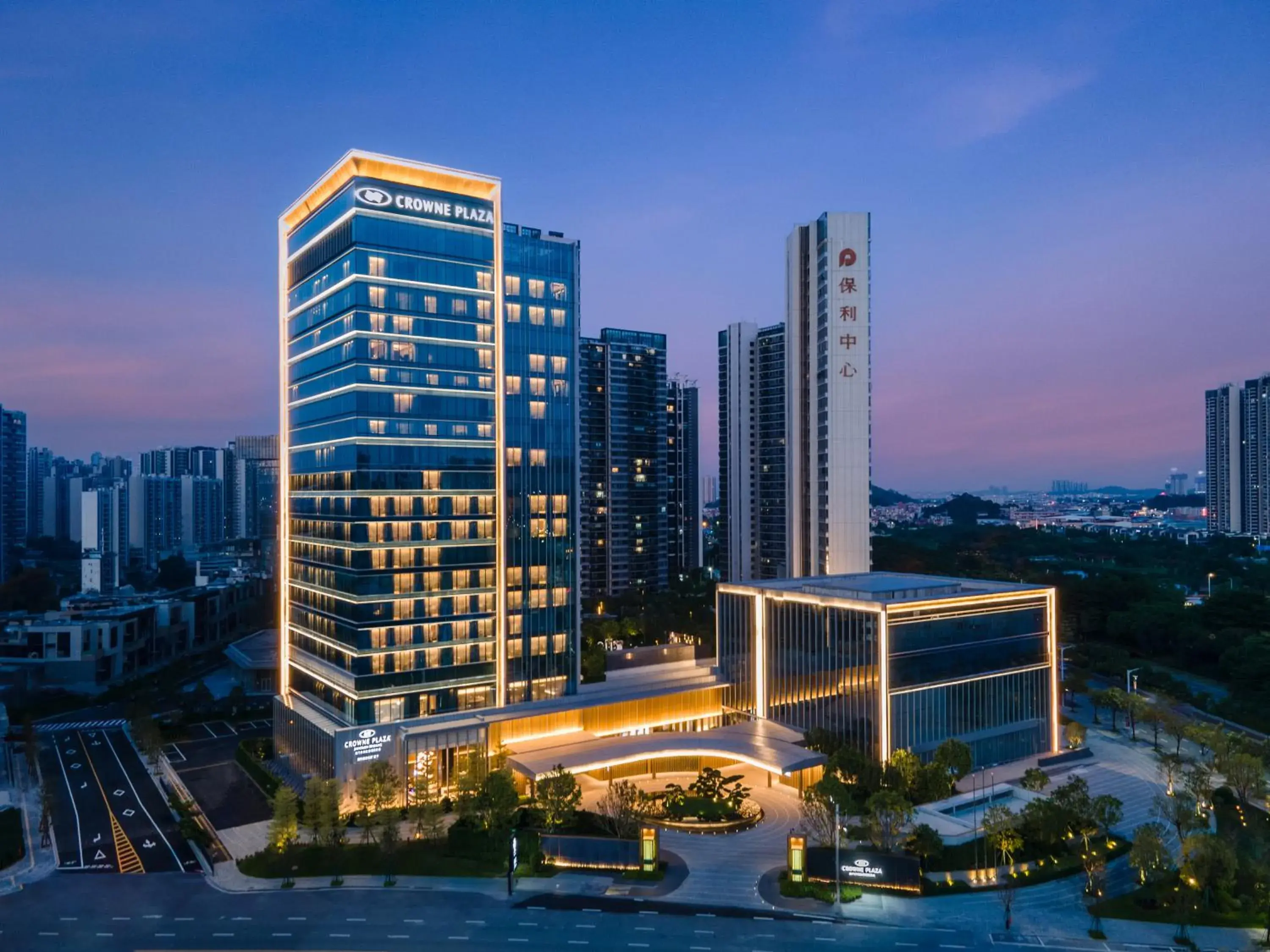 Property building in Crowne Plaza Jiangmen Binjiang, an IHG Hotel