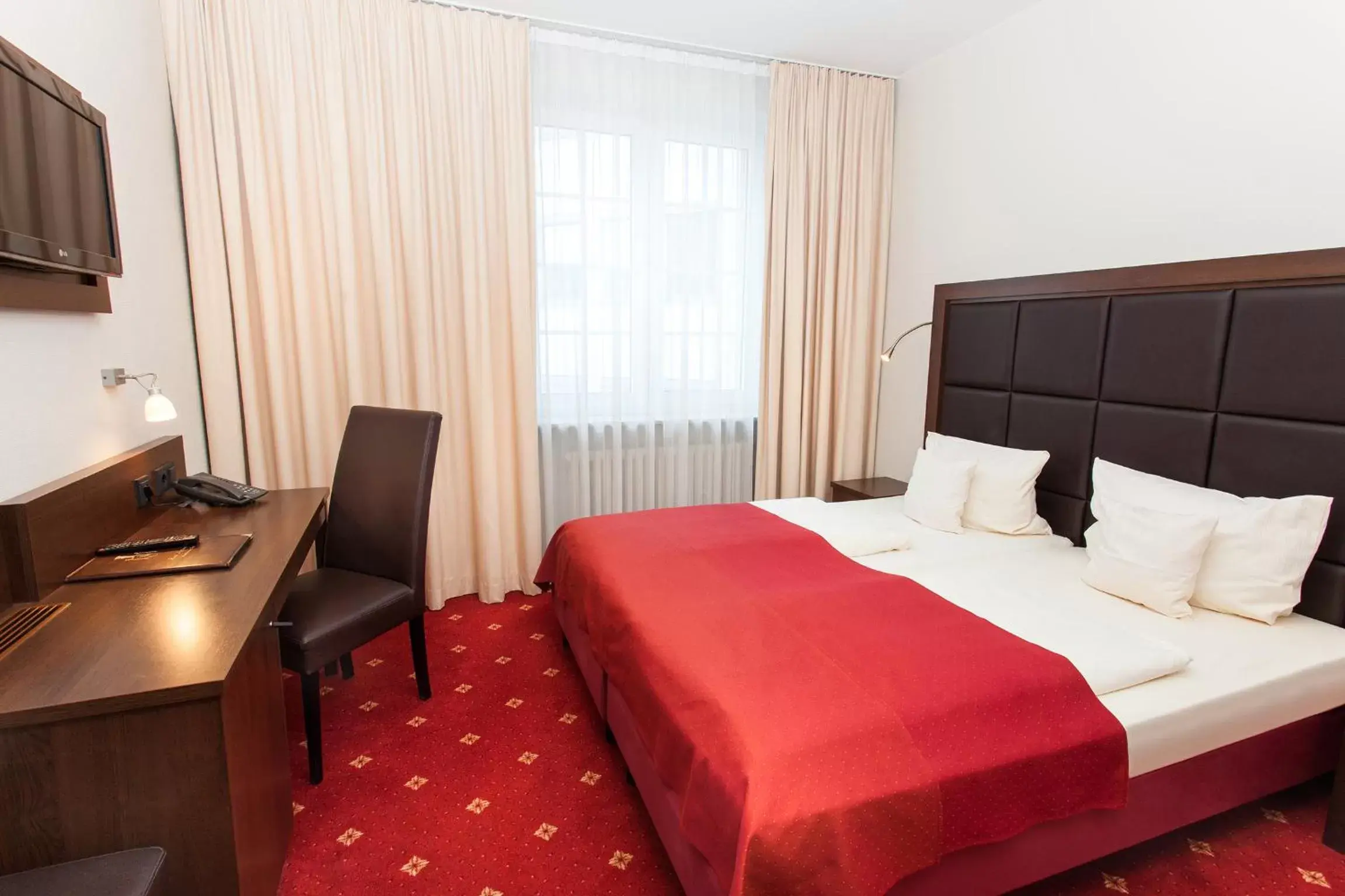 Day, Bed in Centro Hotel National Frankfurt City