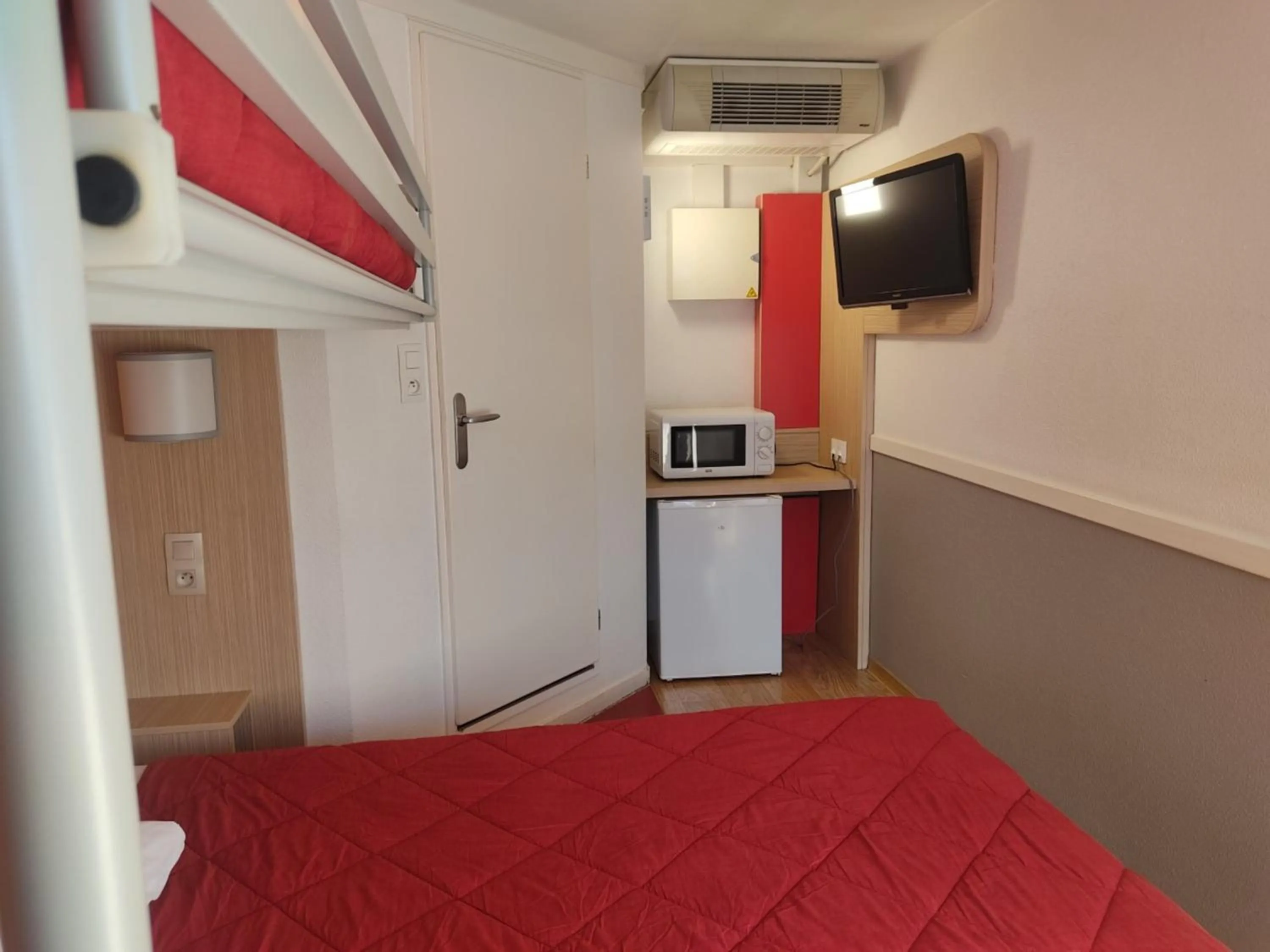 minibar, Bed in Première Classe Dijon Nord - Zénith