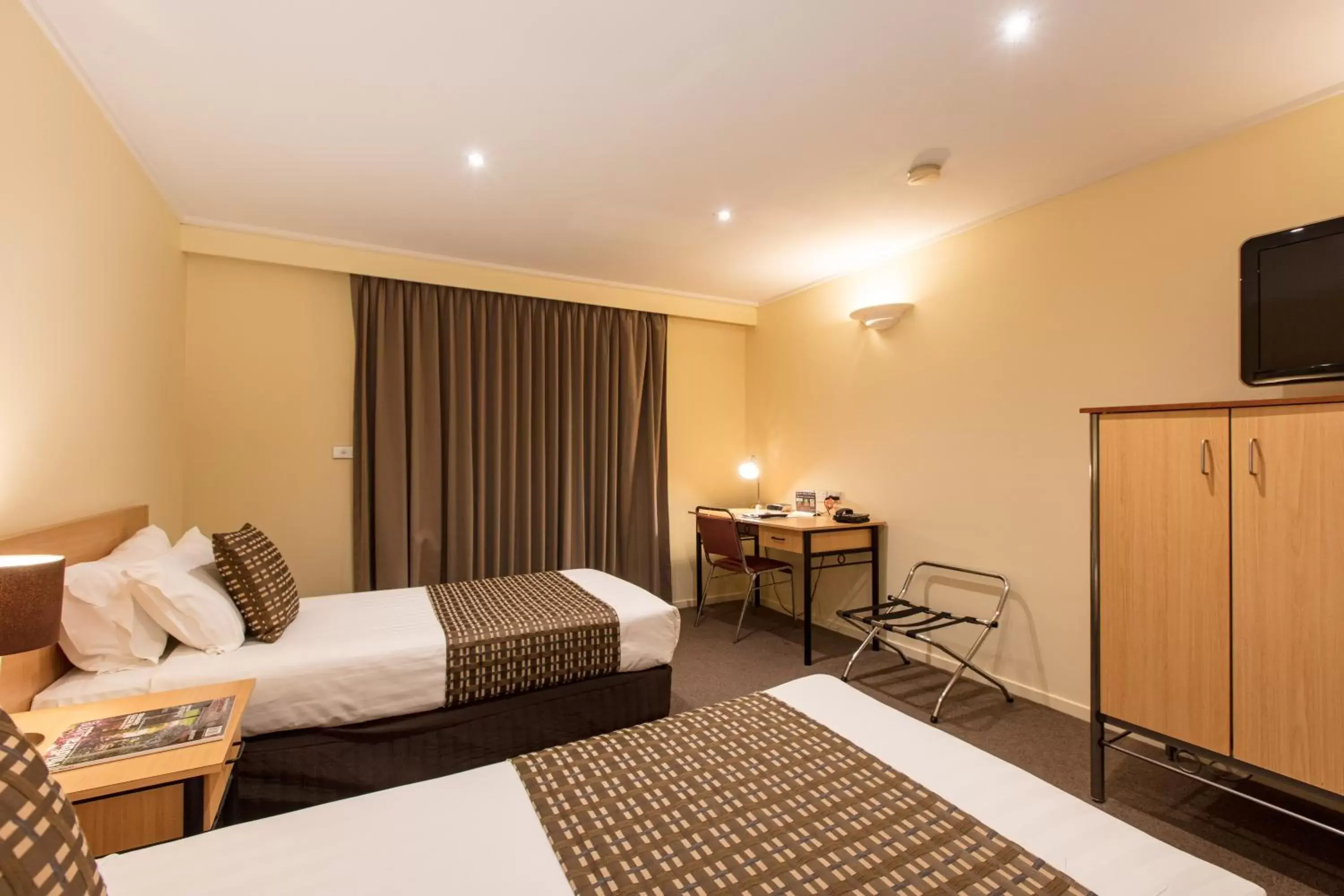 Bed in Mildura Inlander Resort