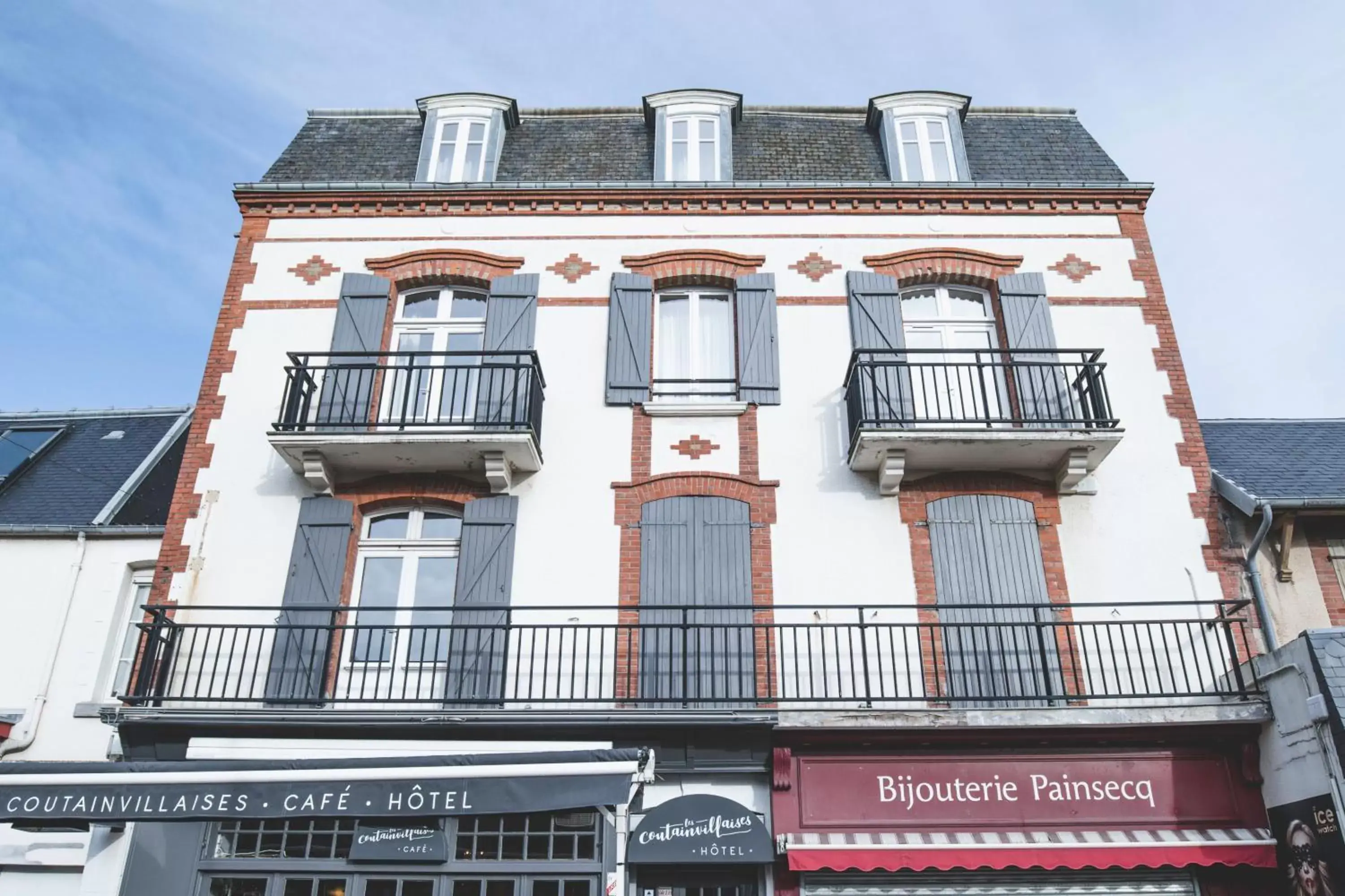 Facade/entrance, Property Building in Hôtel Les Coutainvillaises