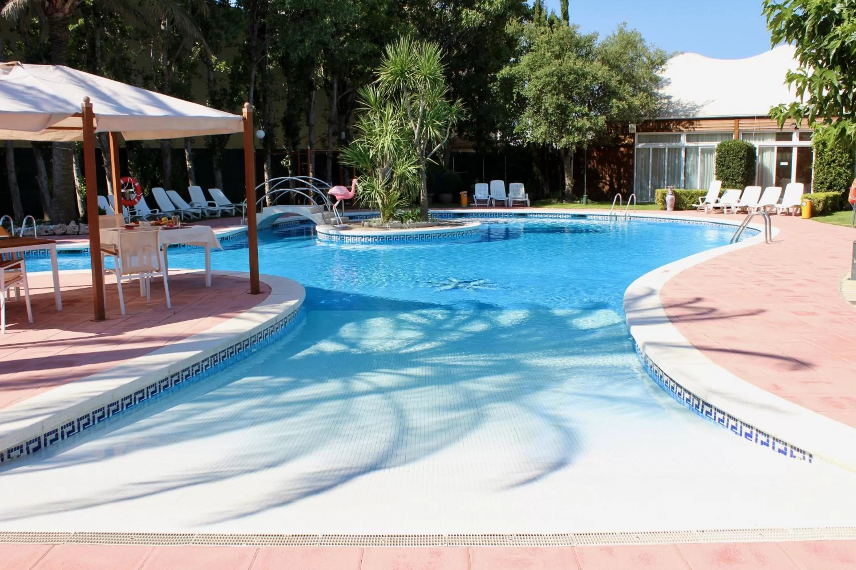 Swimming pool in Ampuria Inn