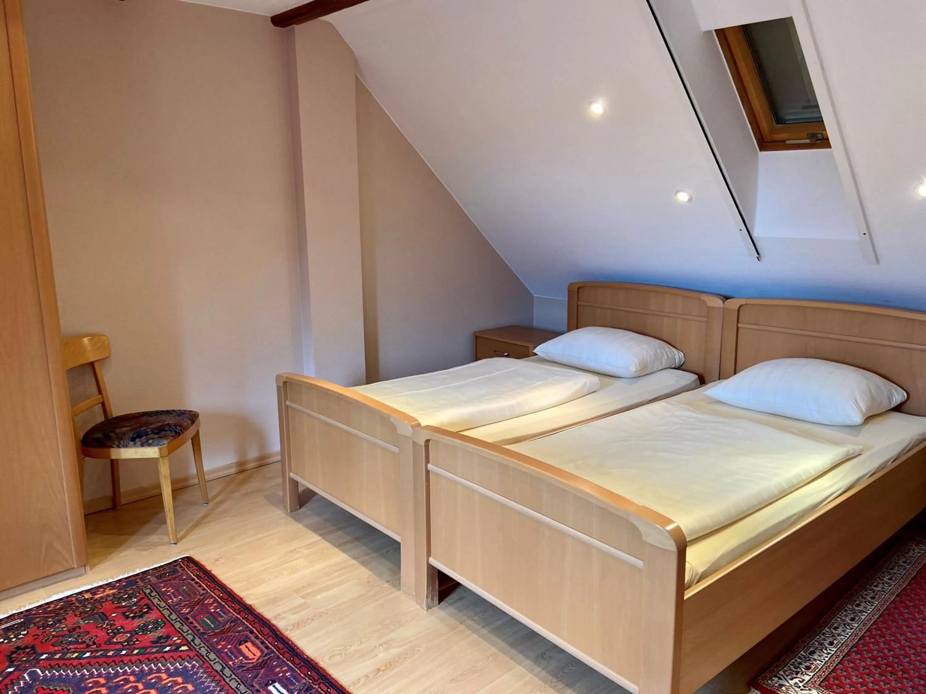 Shower, Bed in Hotel Bett & Frühstück