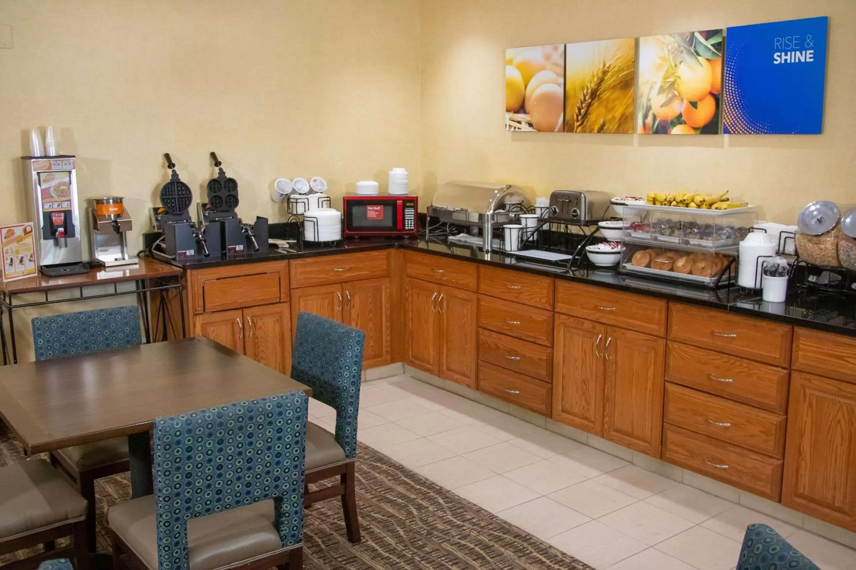 Breakfast, Restaurant/Places to Eat in Comfort Inn Sioux City South