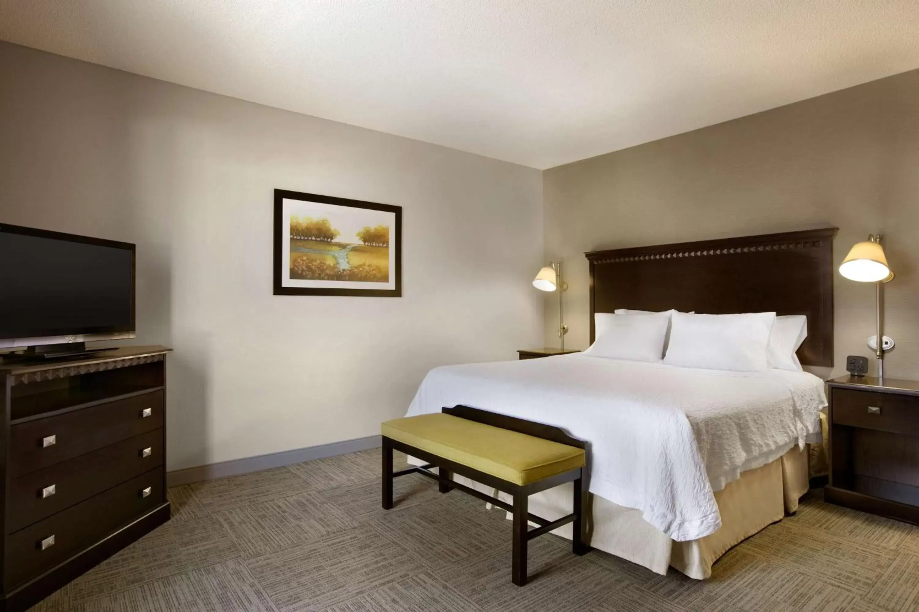 Bedroom, Bed in Hampton Inn & Suites Mahwah