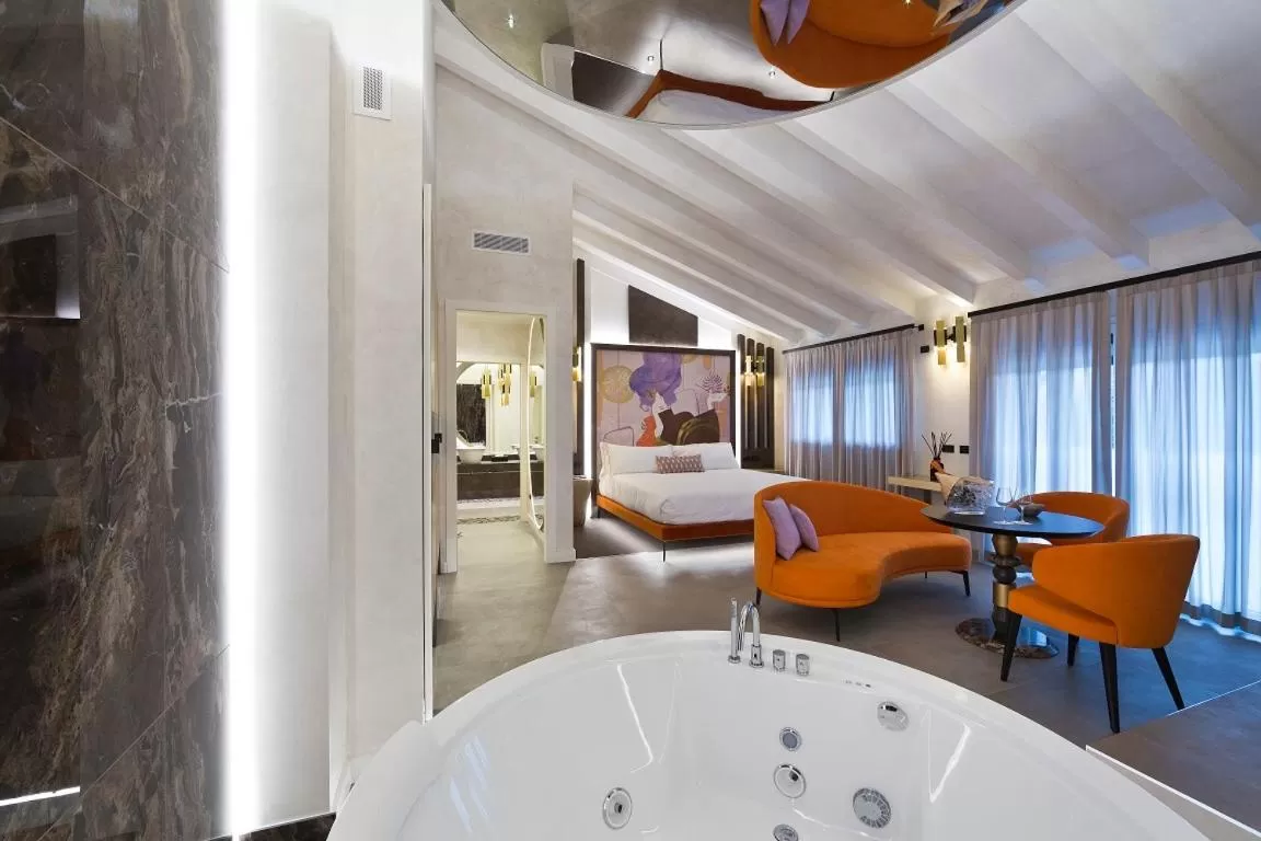 Bed in Vip's Motel Luxury Accommodation & Spa