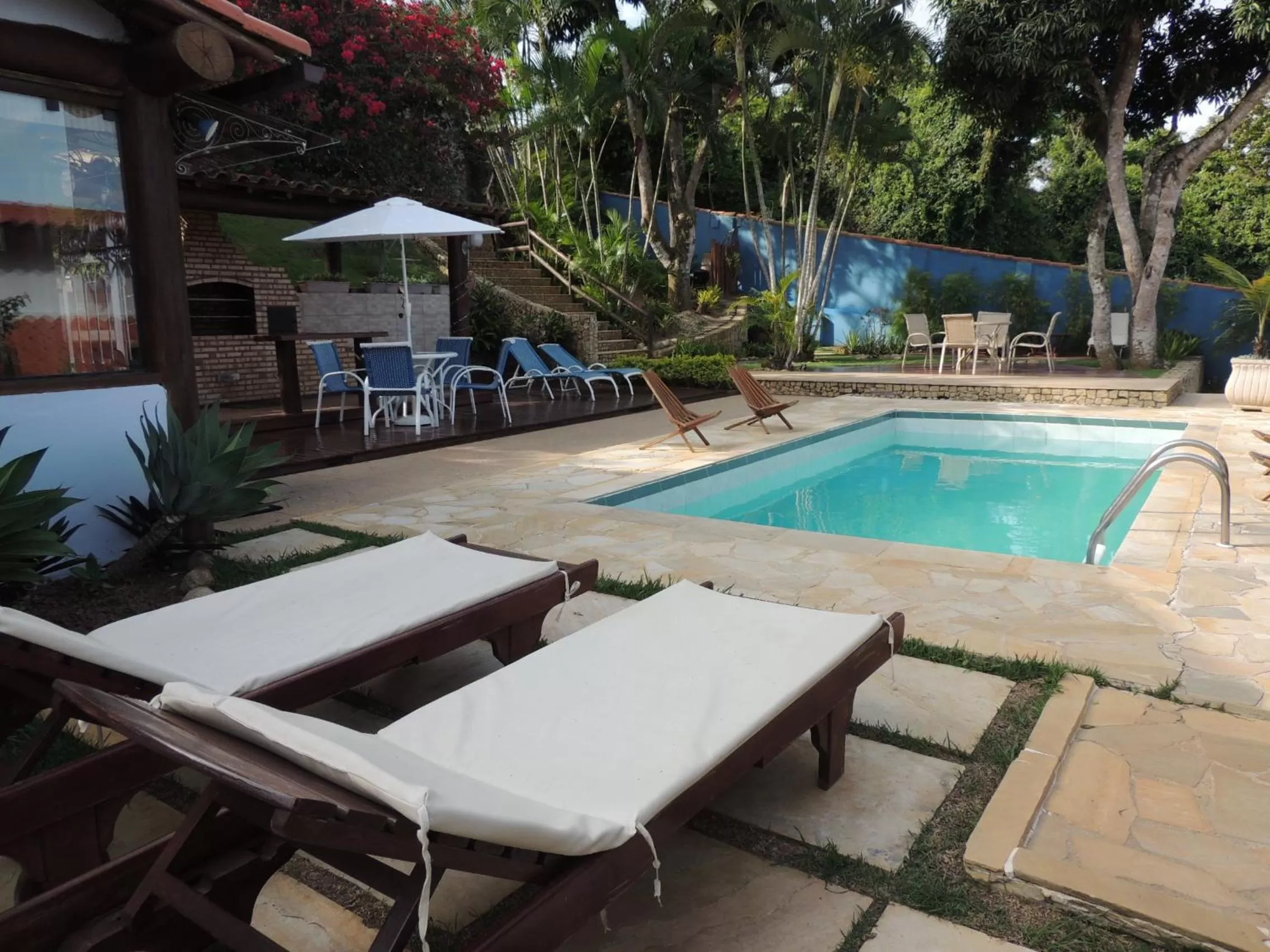 Swimming pool in Pousada Akaroa