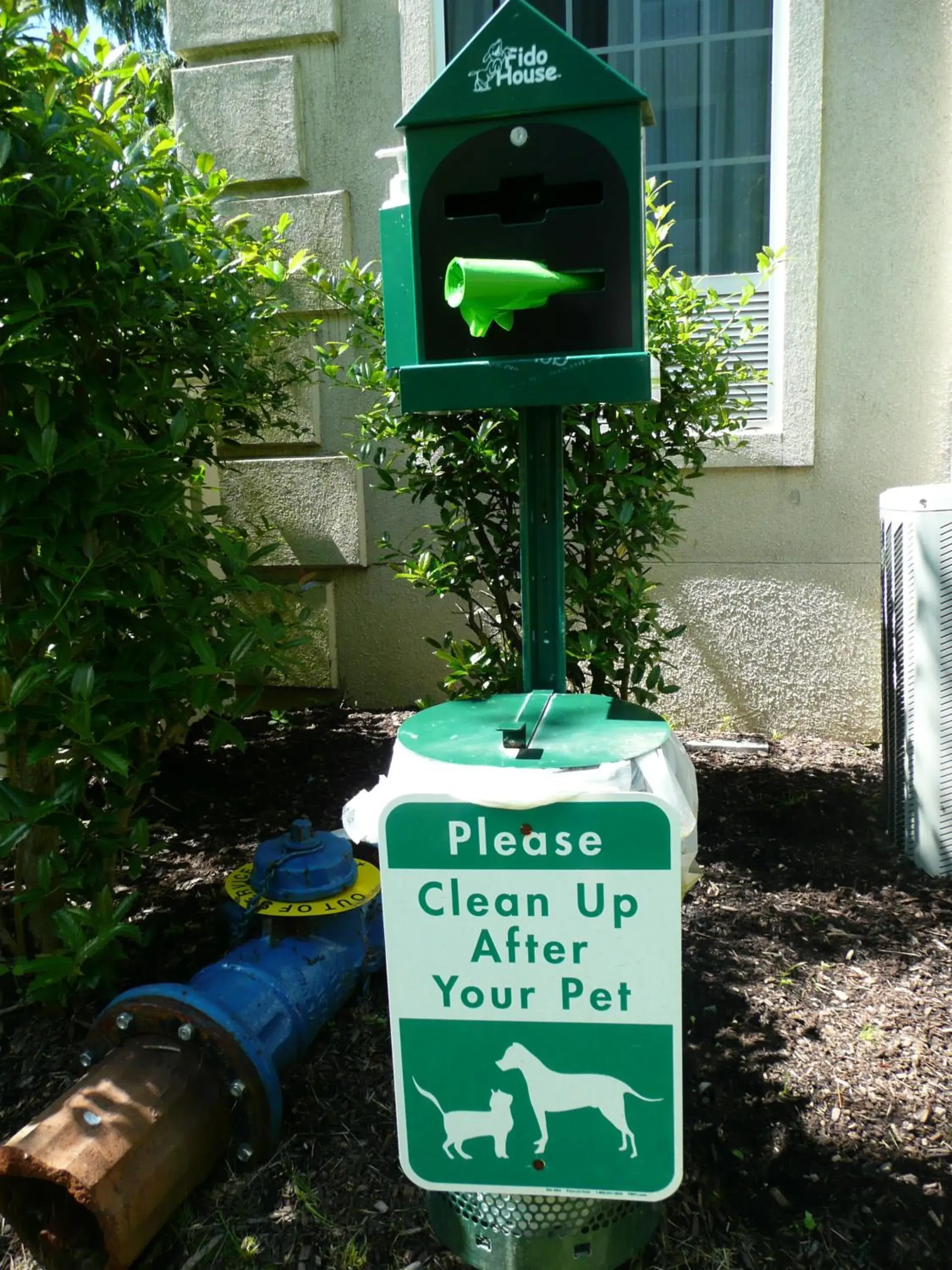 Pets in The Wilshire Grand Hotel