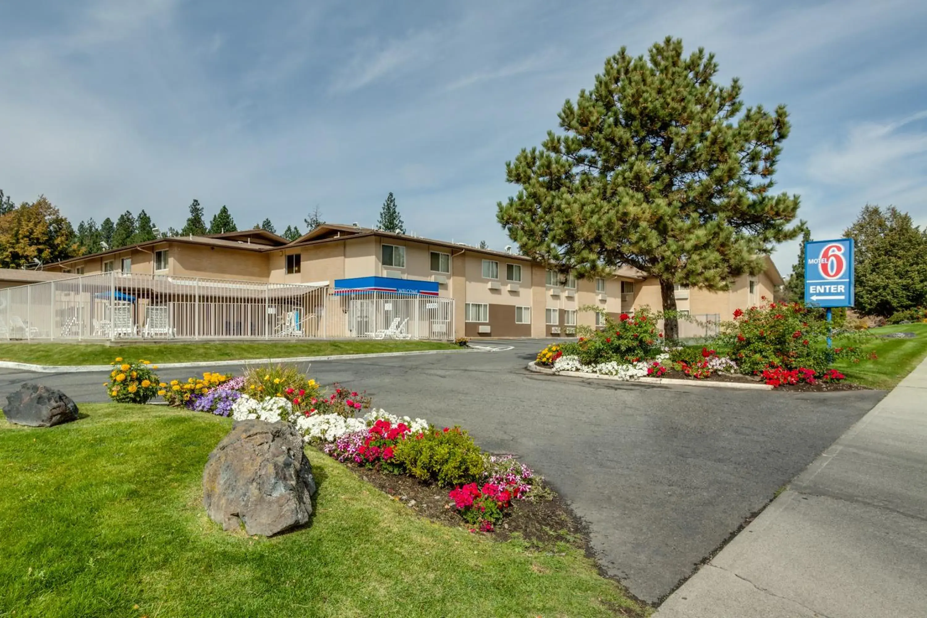 Facade/entrance, Property Building in Motel 6-Spokane, WA - West