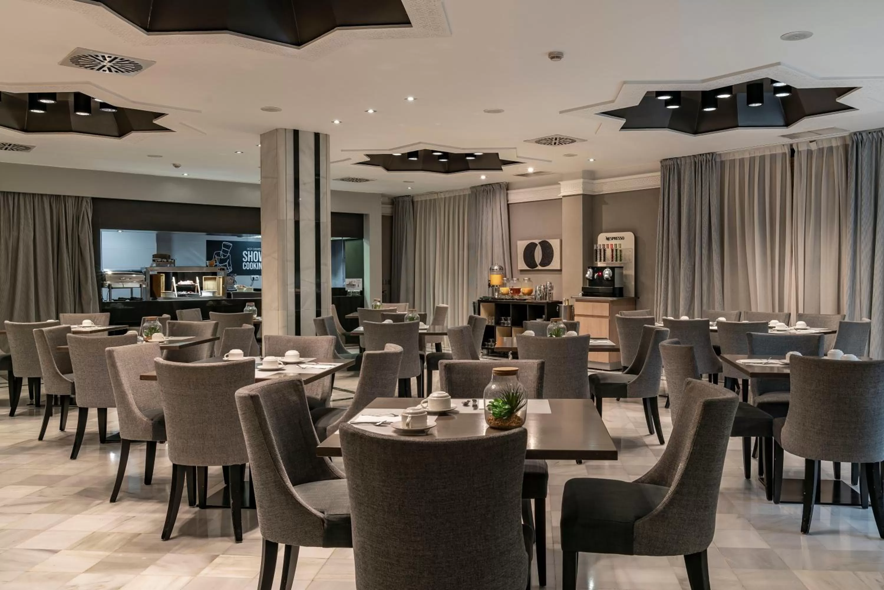 Restaurant/places to eat in Vincci Albayzin