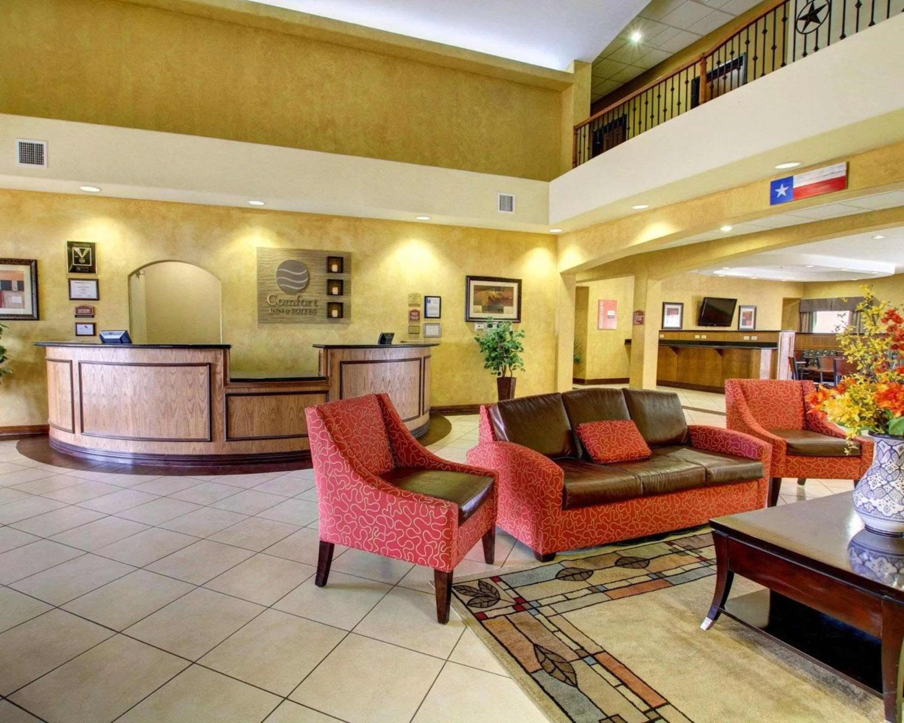 Lobby or reception in Comfort Inn & Suites Alvarado