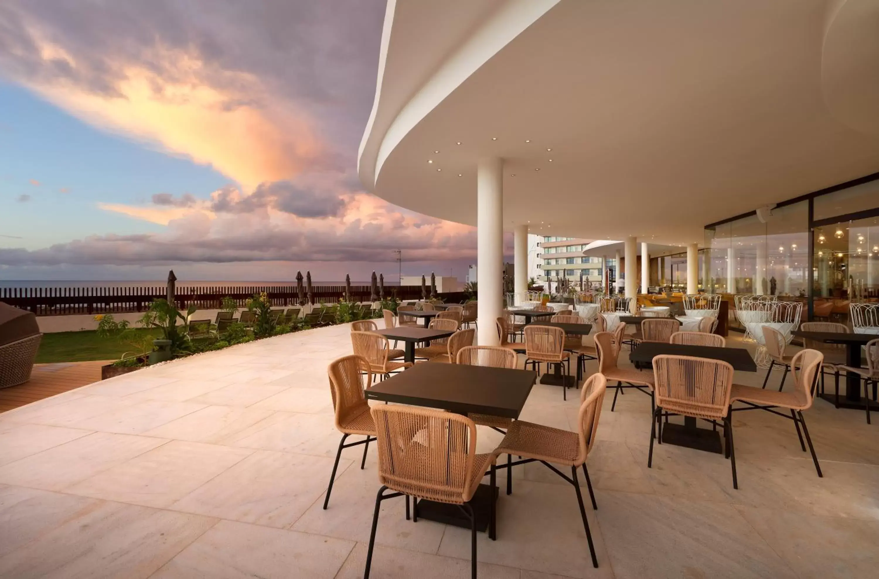 Lounge or bar, Restaurant/Places to Eat in Hard Rock Hotel Tenerife