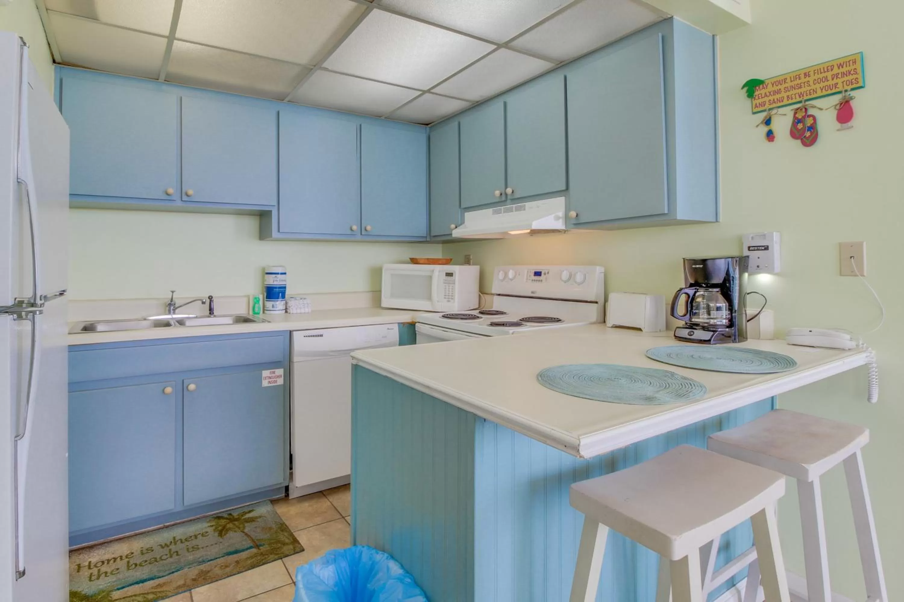 Kitchen/Kitchenette in Sunbird #705W