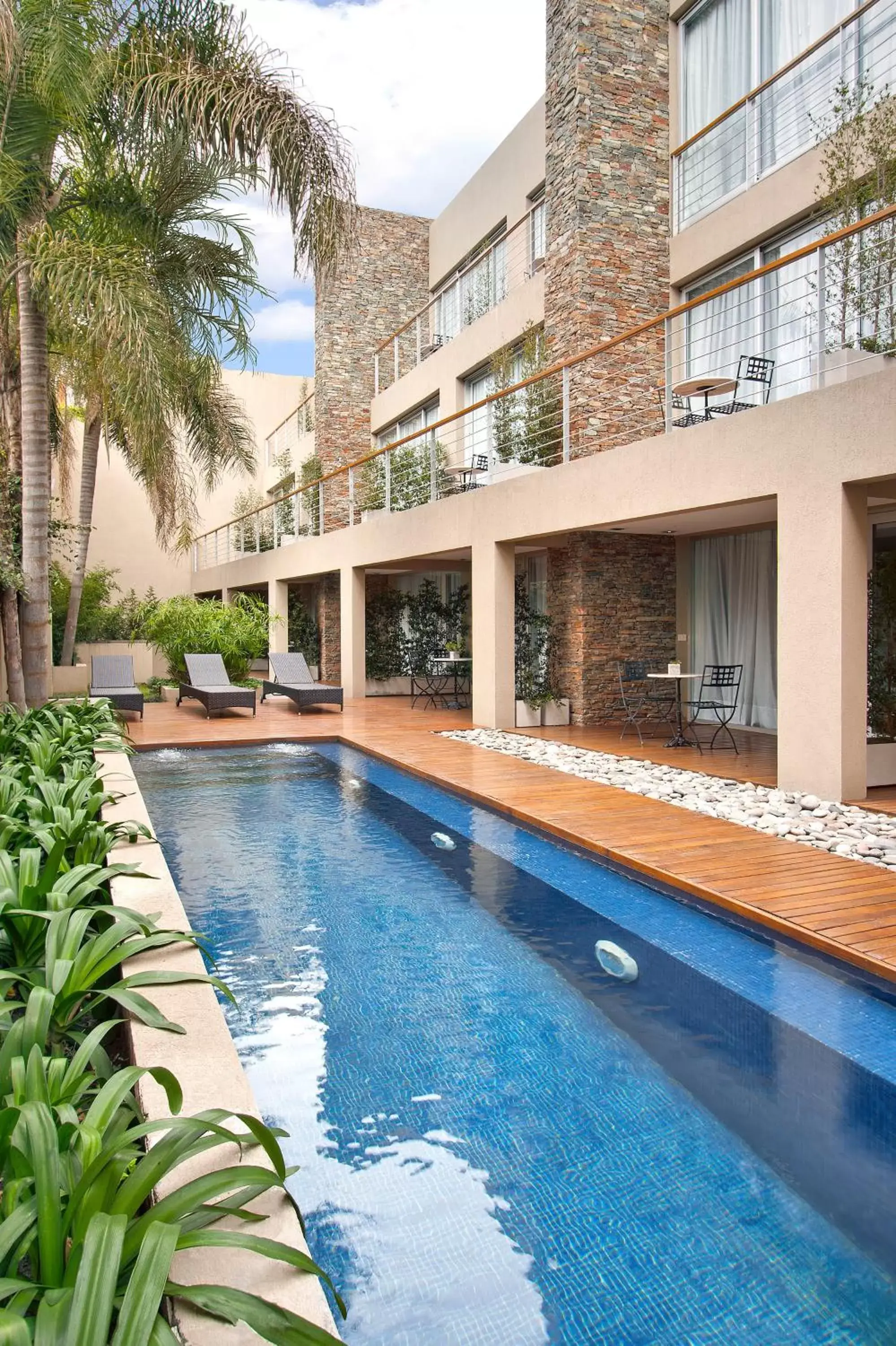 Garden, Swimming Pool in San Isidro Plaza Hotel