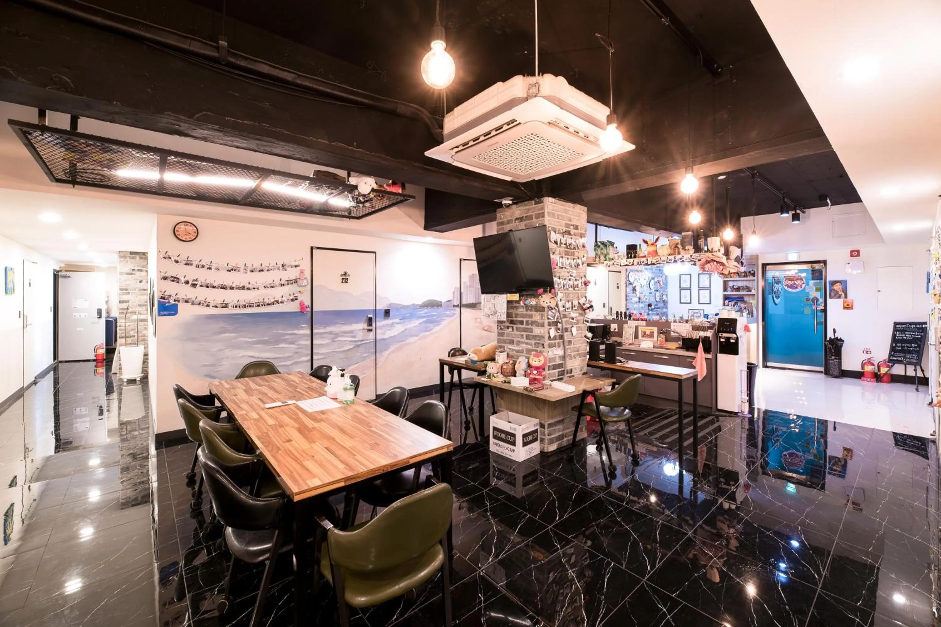 Property building in MAMA Guesthouse Haeundae
