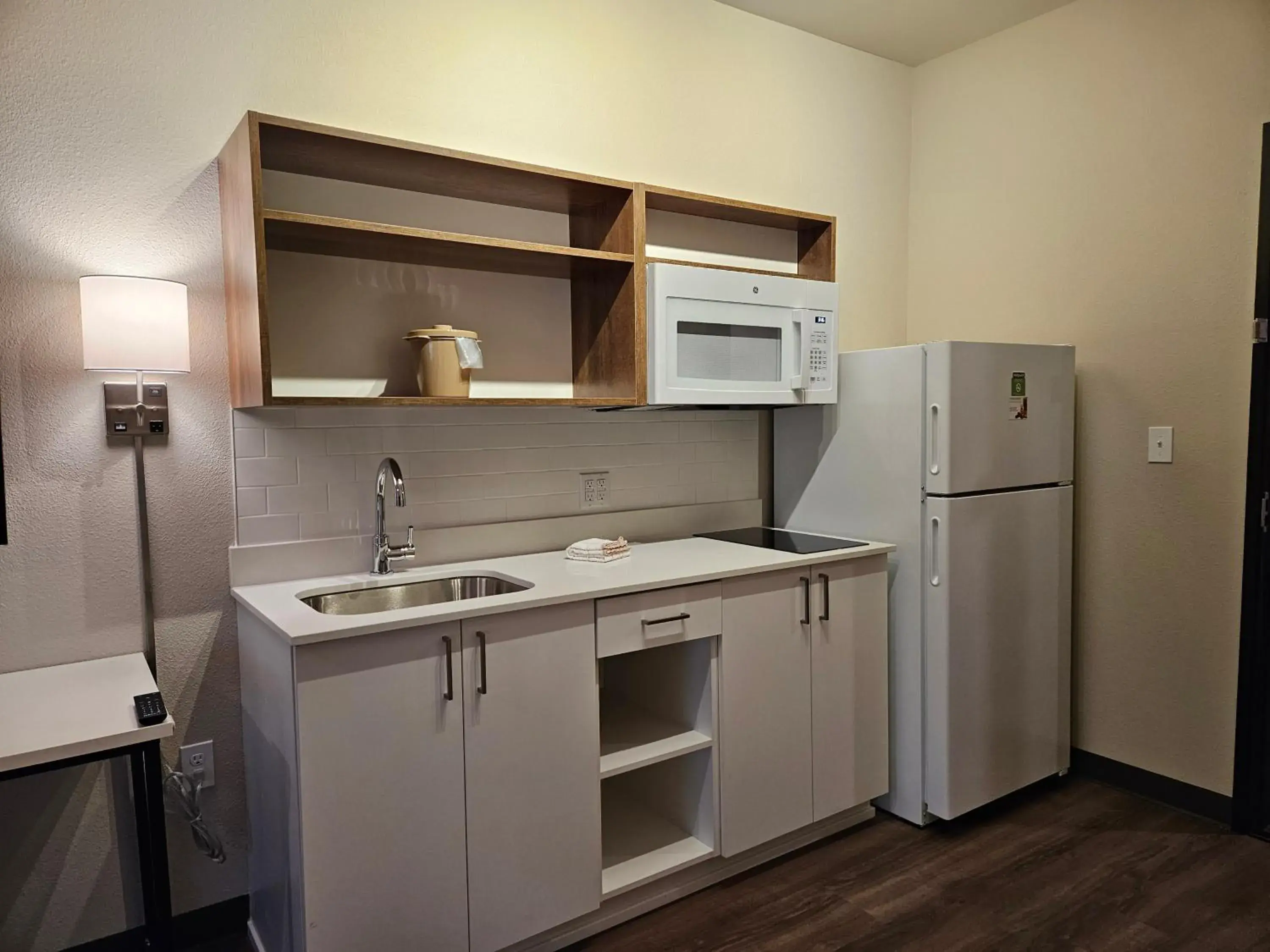 Kitchen or kitchenette, Kitchen/Kitchenette in Extended Stay America Premier Suites - Boise - Meridian