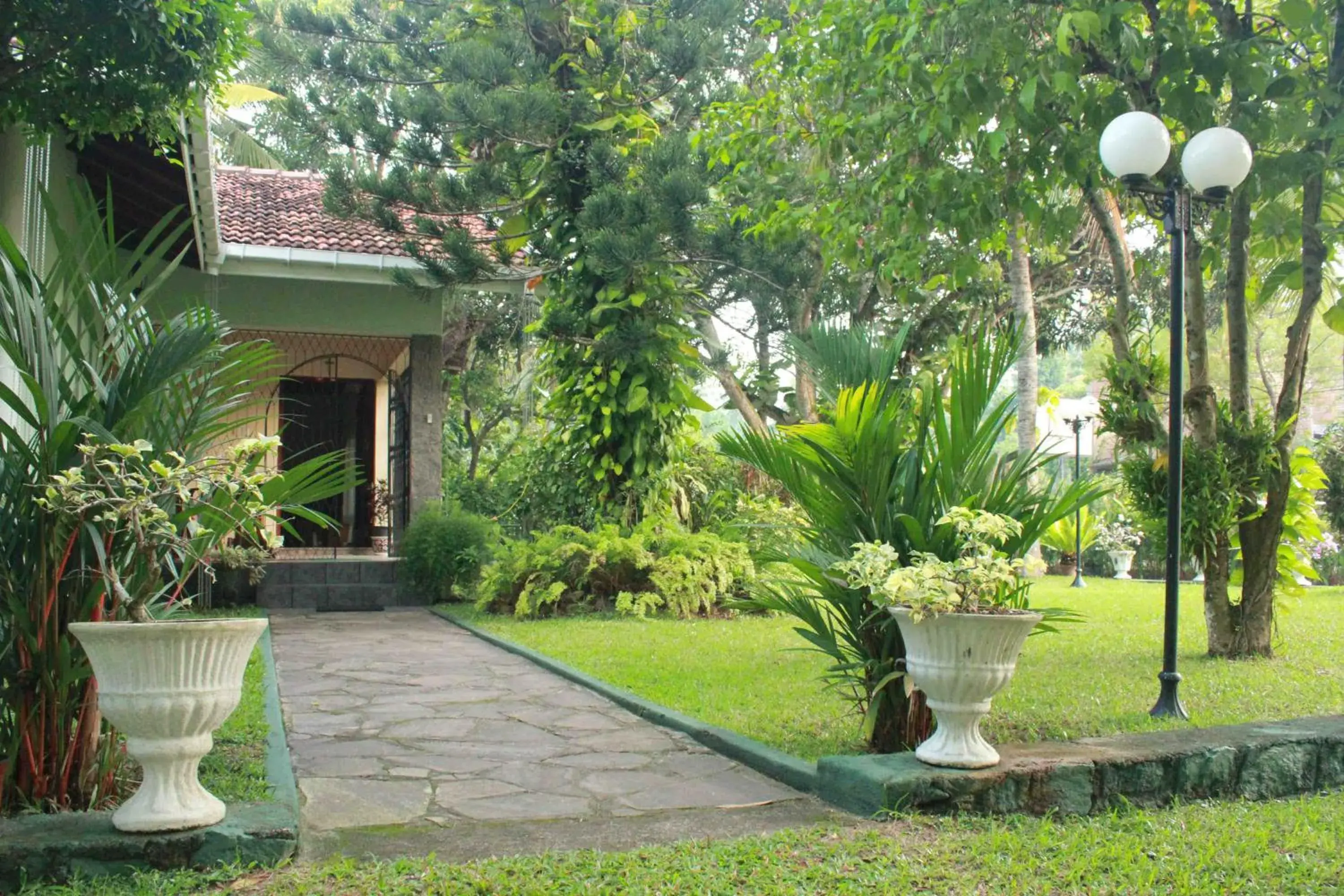 Property building, Garden in Villa Shade