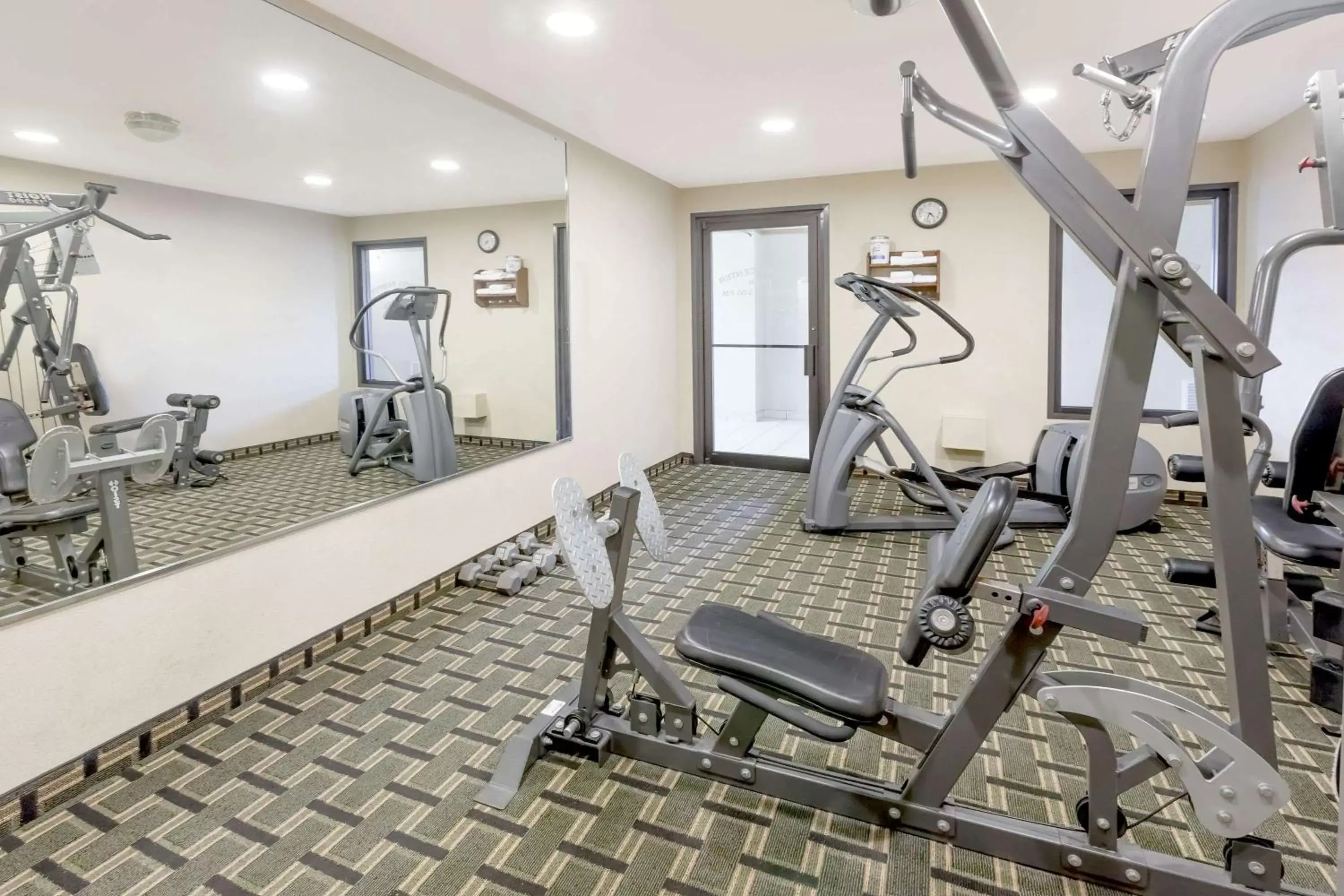 Fitness centre/facilities, Fitness Center/Facilities in Super 8 by Wyndham Pine Bluff