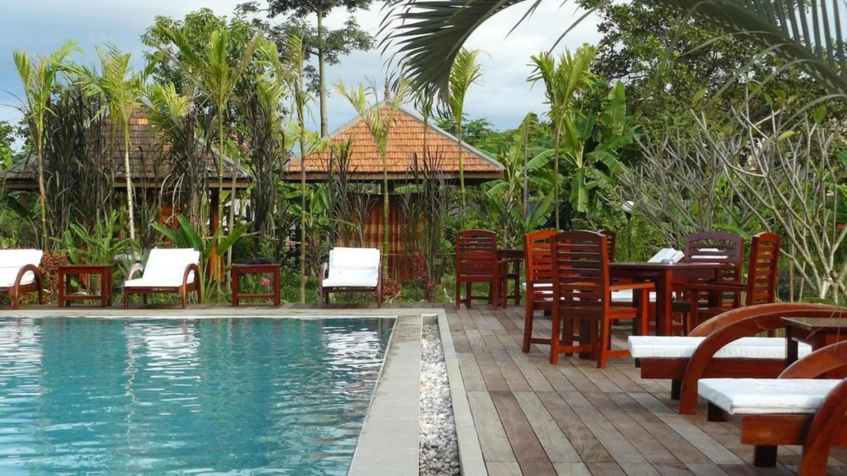 Swimming Pool in Terres Rouges Lodge