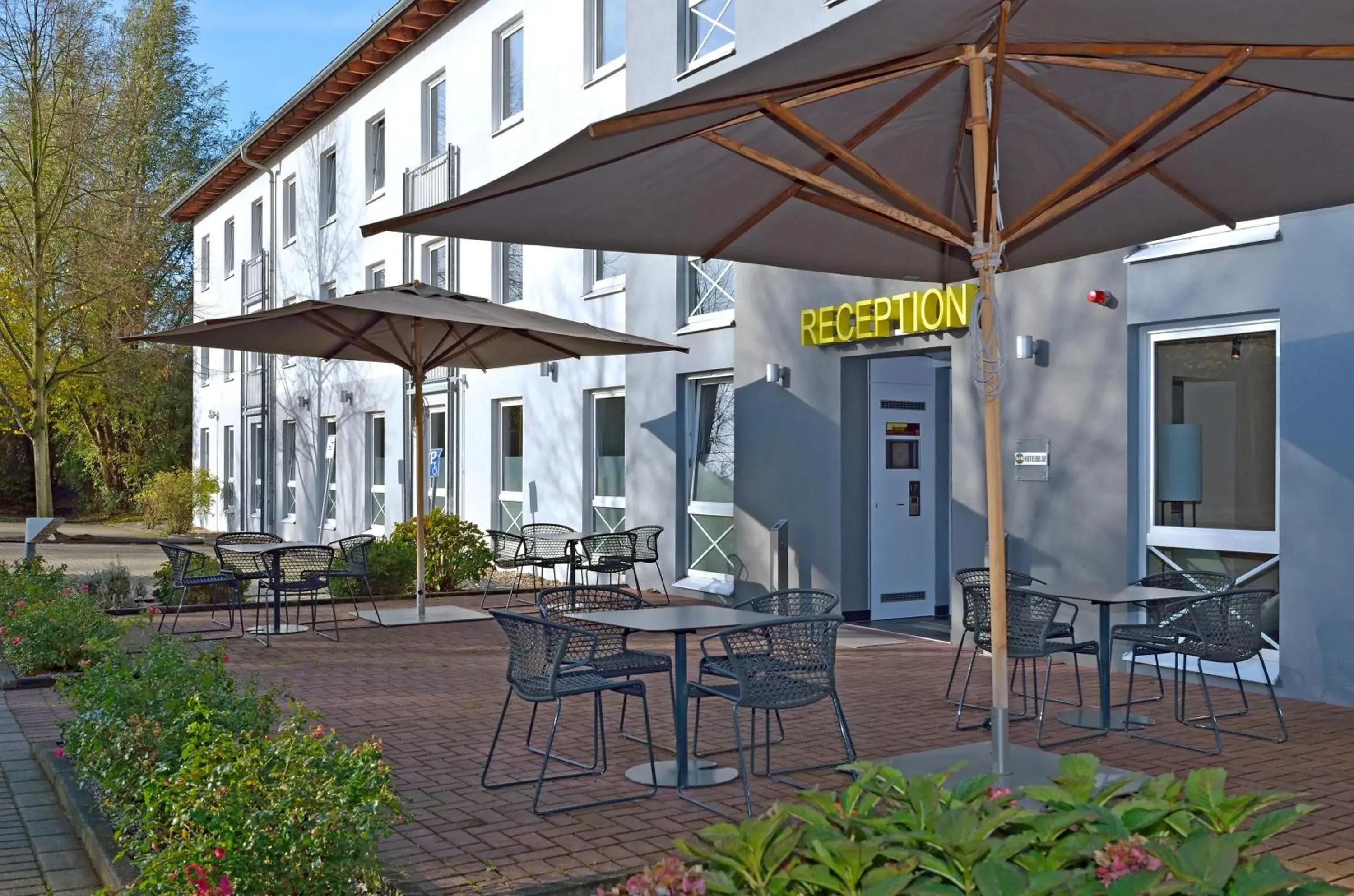 Property building in B&B Hotel Düsseldorf-Ratingen