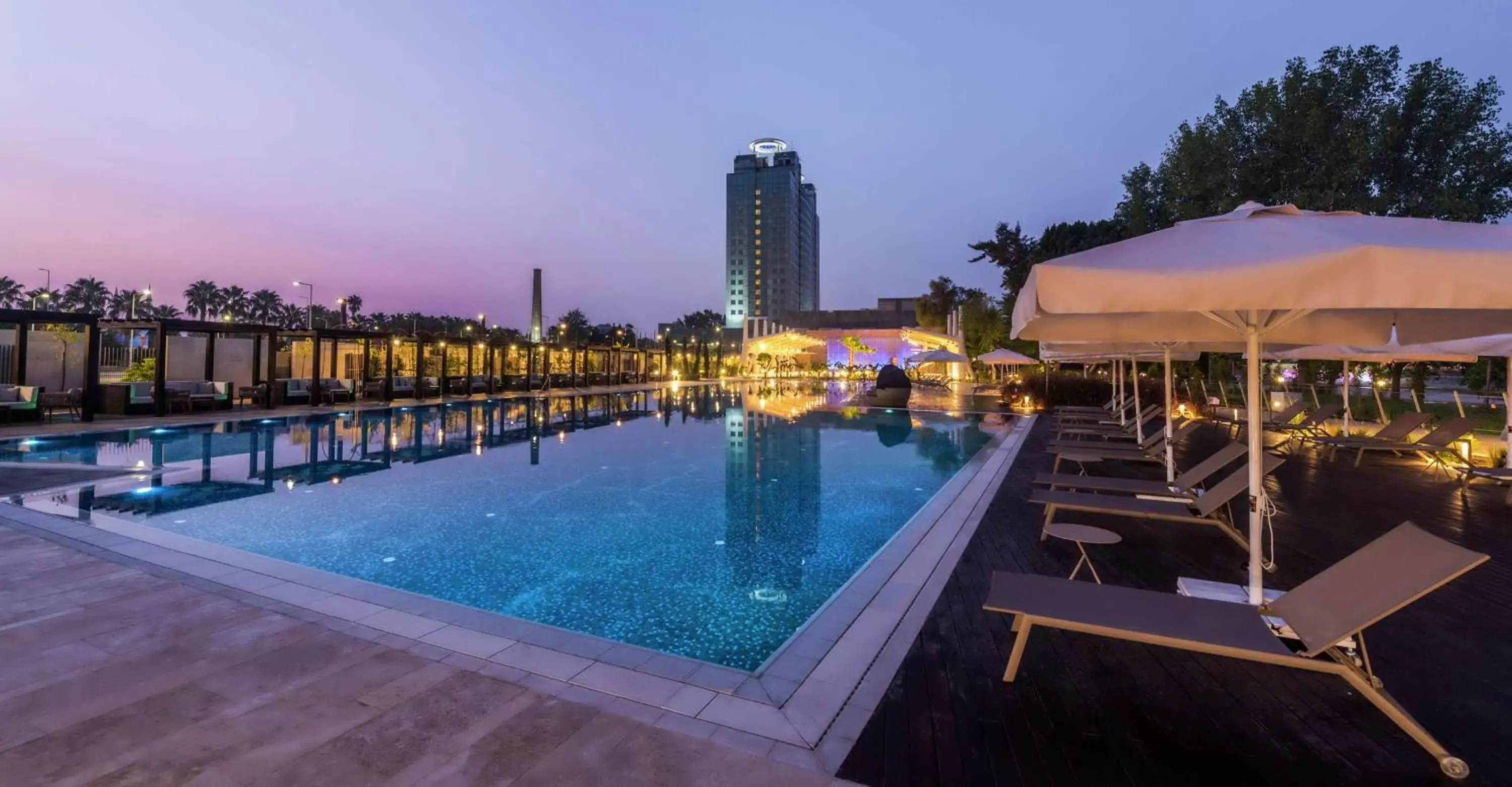 Pool view, Swimming Pool in Adana HiltonSA Hotel