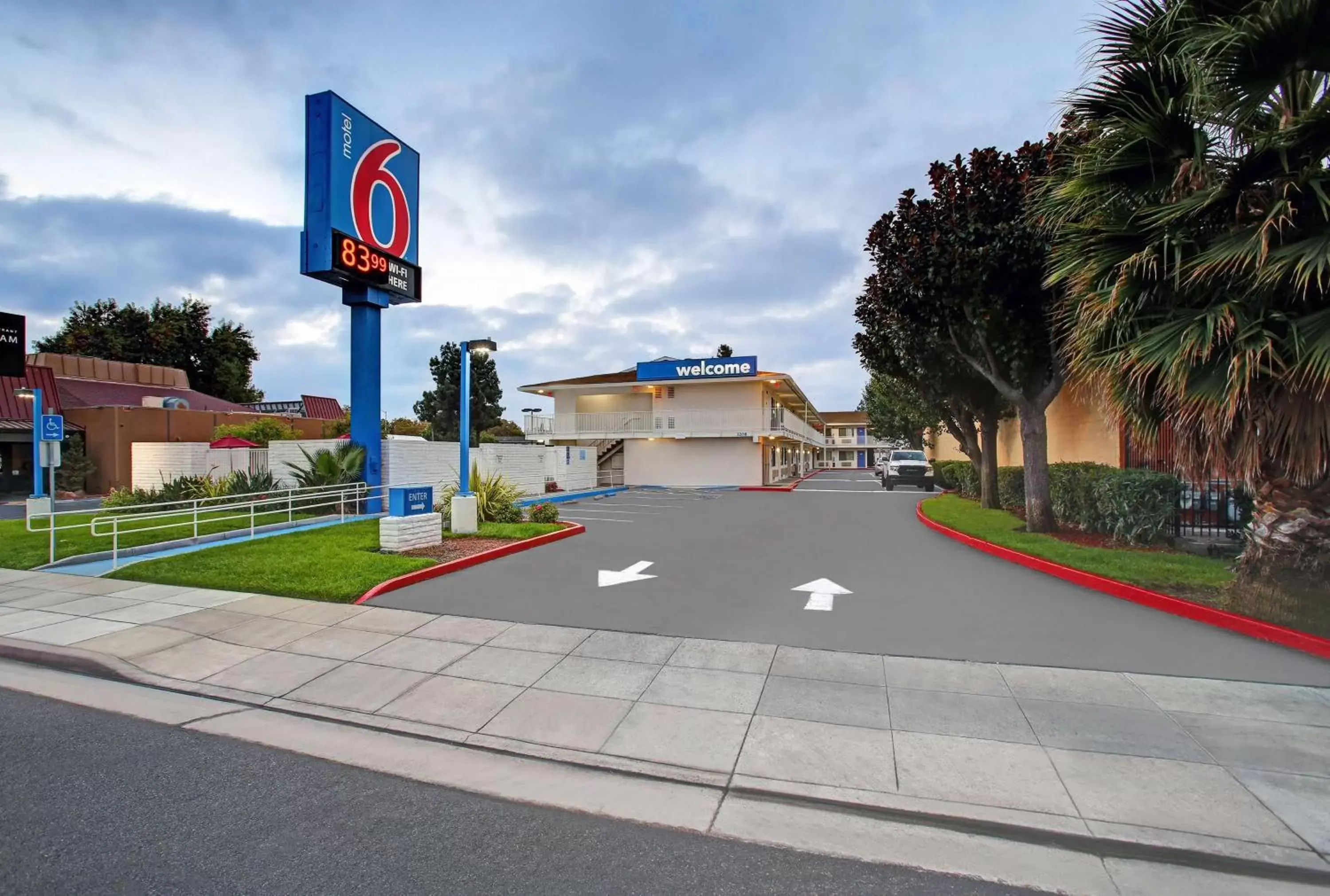 Property Building in Motel 6-Santa Clara, CA