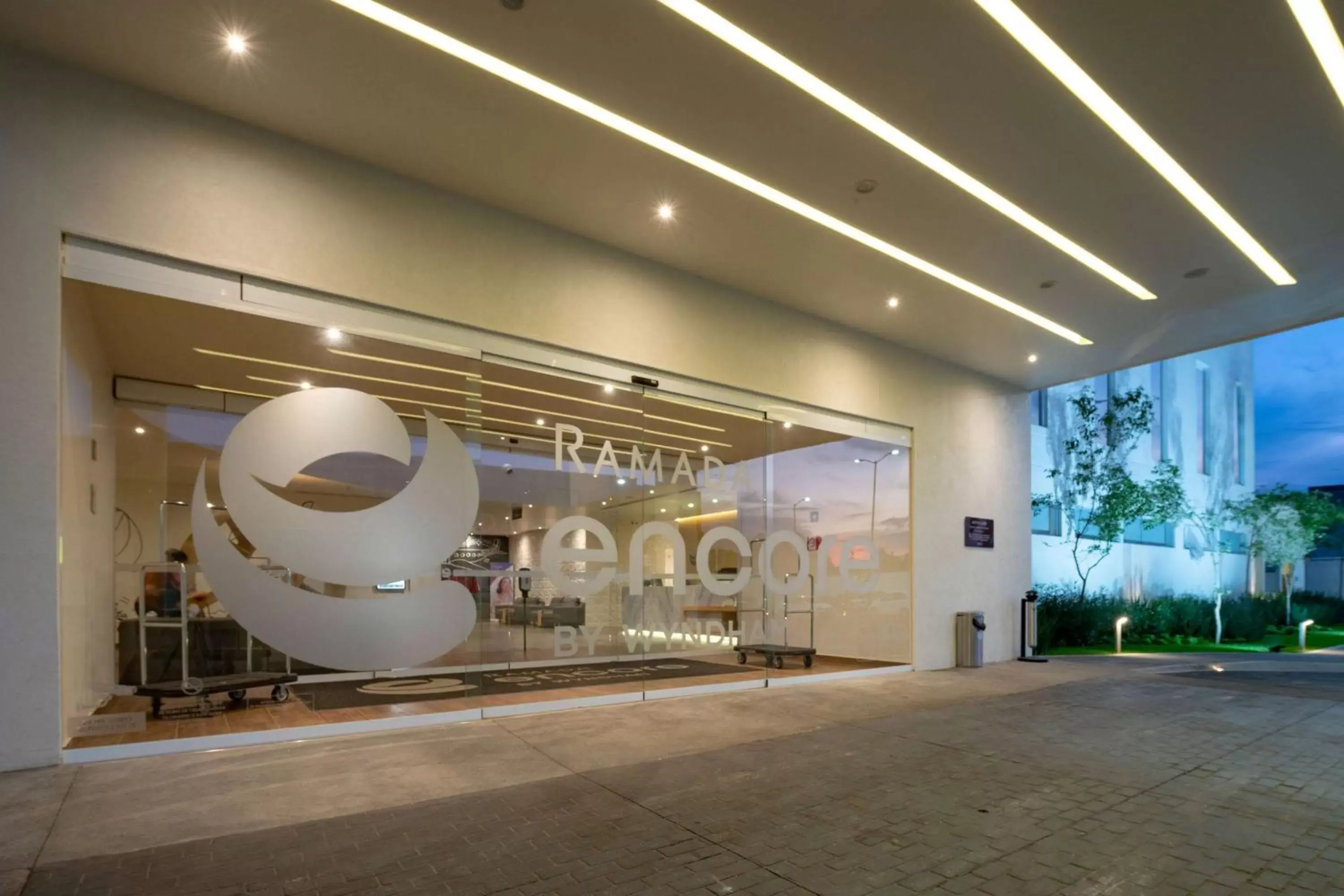 Property building in Ramada Encore by Wyndham Guadalajara Aeropuerto