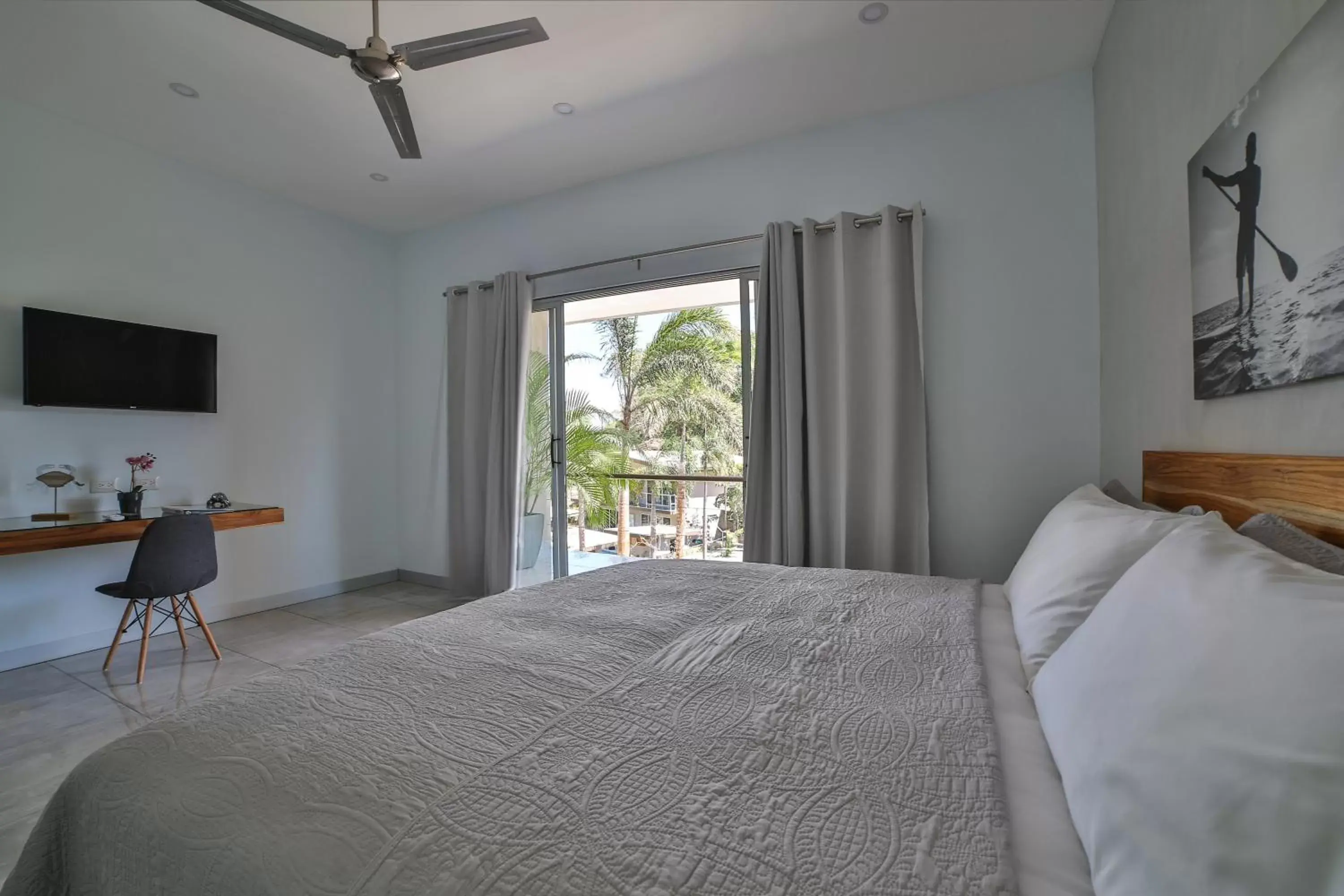 Photo of the whole room, Bed in Tamarindo Bay Boutique Hotel - Adults Only