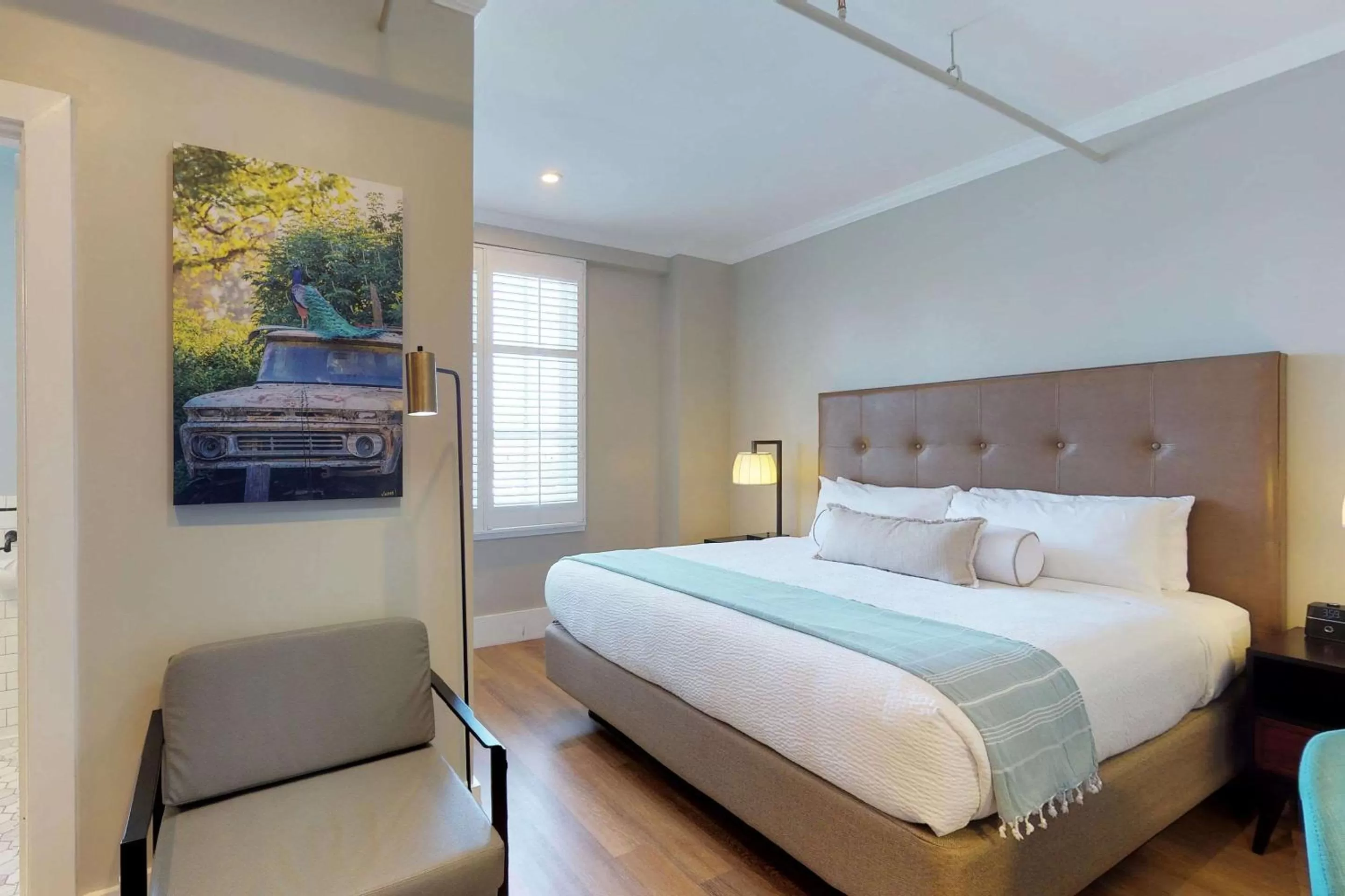 Standard King - Non-Smoking in Hotel Petaluma, Tapestry Collection by Hilton